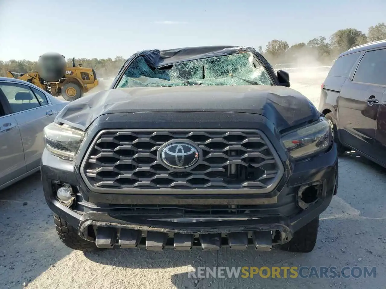 5 Photograph of a damaged car 5TFCZ5AN2LX221718 TOYOTA TACOMA 2020