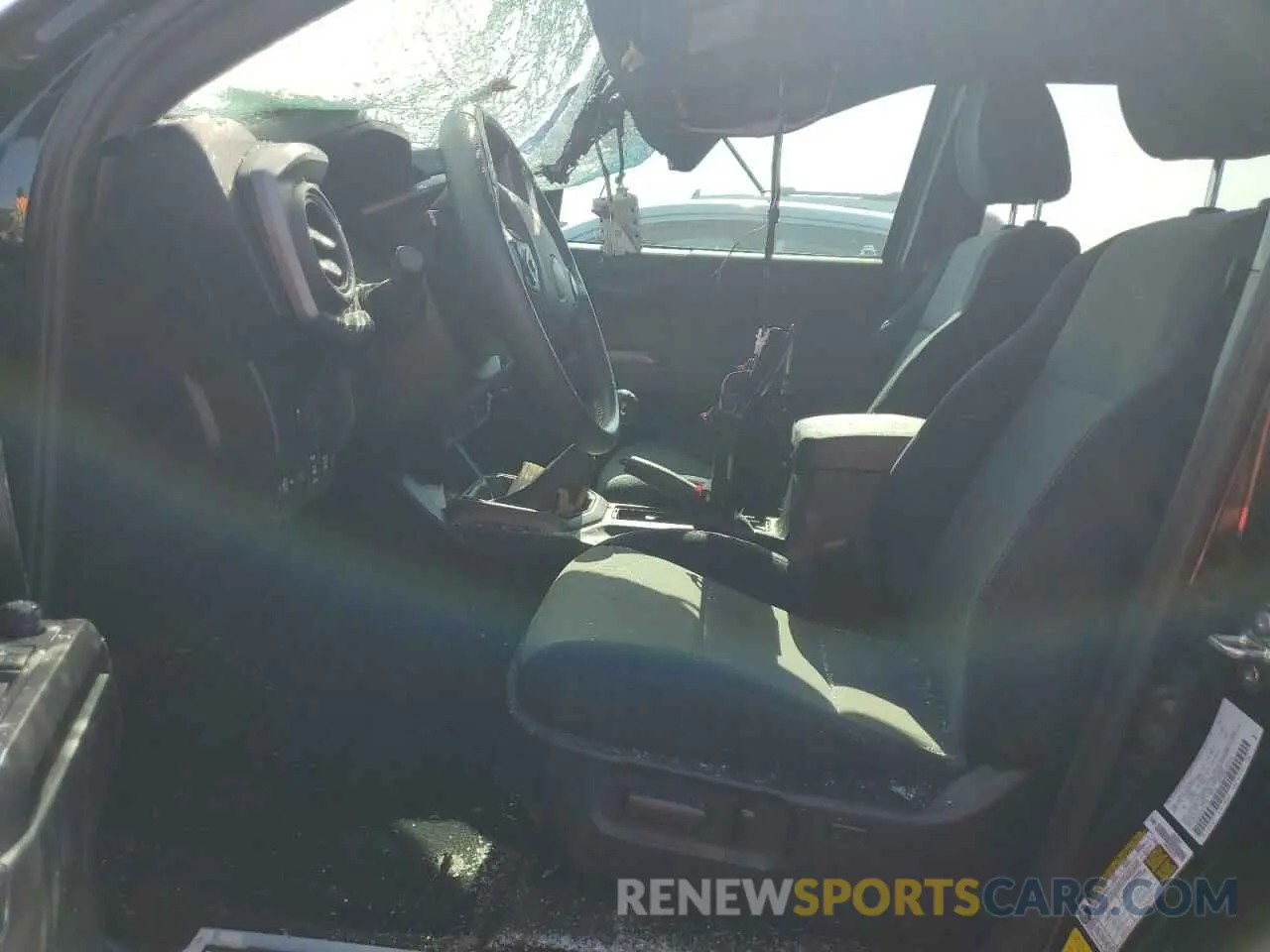7 Photograph of a damaged car 5TFCZ5AN2LX221718 TOYOTA TACOMA 2020