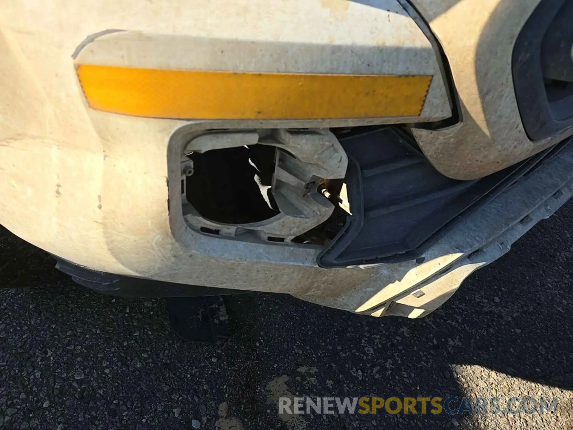 19 Photograph of a damaged car 5TFCZ5AN2LX223341 TOYOTA TACOMA 2020