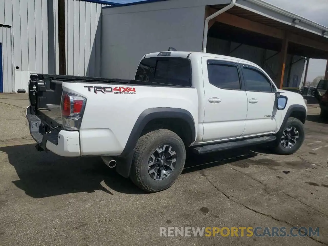 3 Photograph of a damaged car 5TFCZ5AN3LX215393 TOYOTA TACOMA 2020