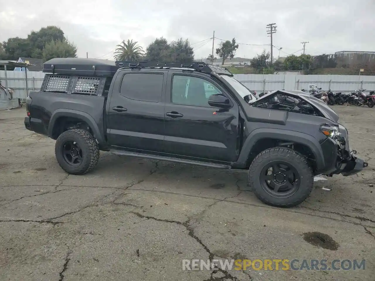 4 Photograph of a damaged car 5TFCZ5AN3LX224157 TOYOTA TACOMA 2020