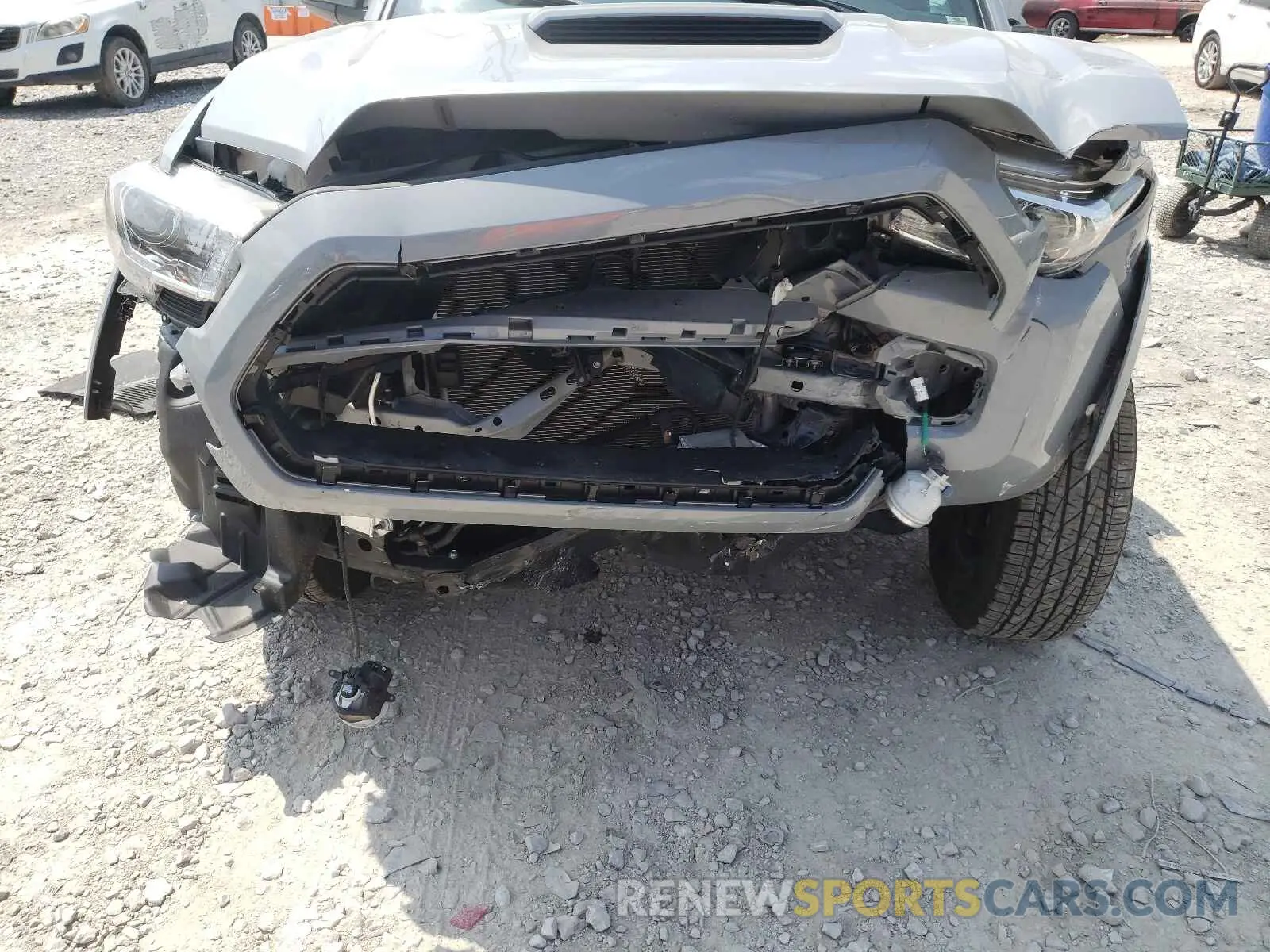 9 Photograph of a damaged car 5TFCZ5AN3LX226135 TOYOTA TACOMA 2020
