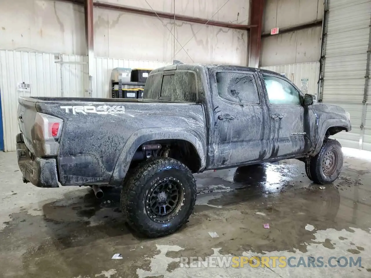 3 Photograph of a damaged car 5TFCZ5AN3LX231240 TOYOTA TACOMA 2020