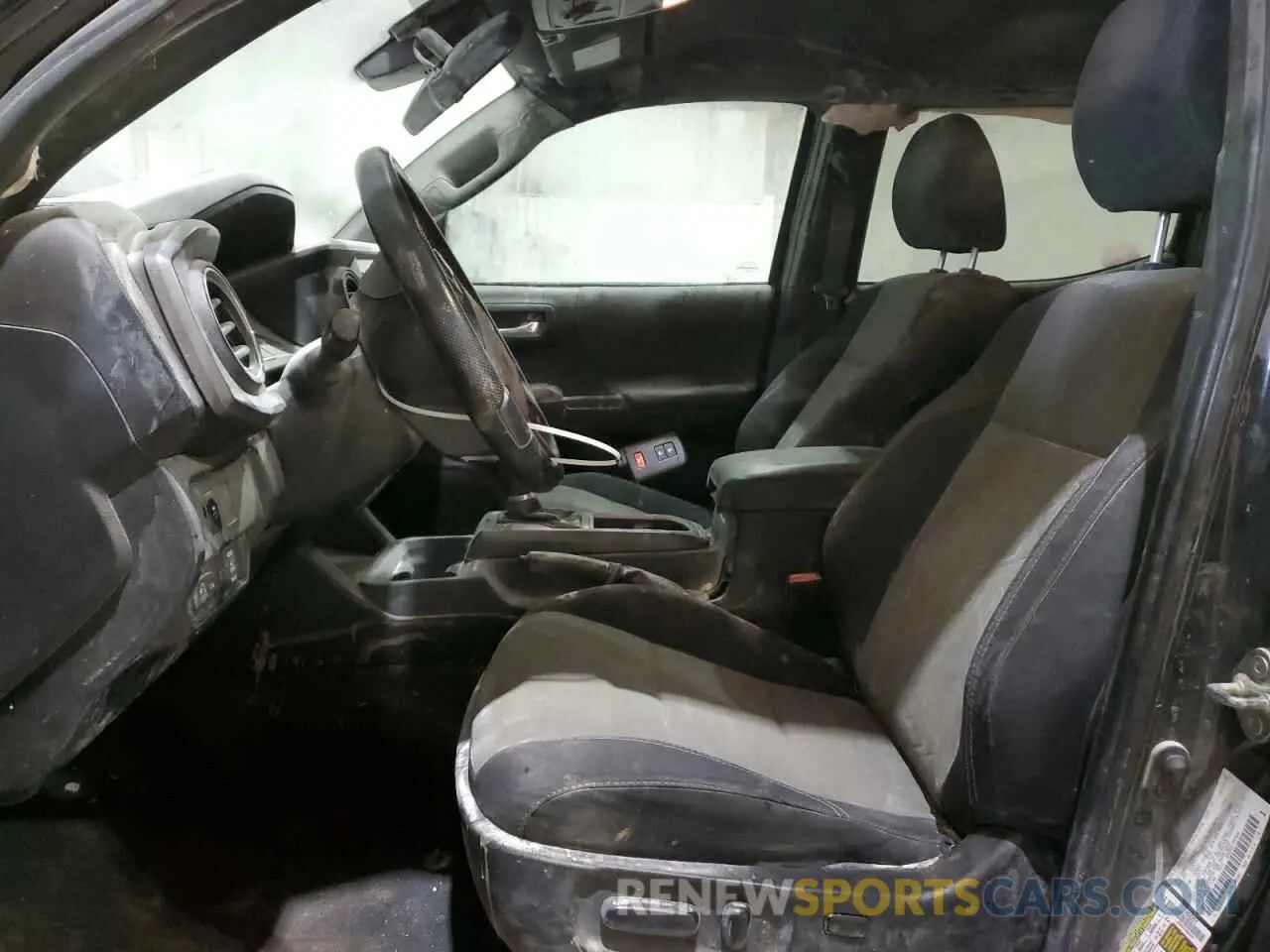 7 Photograph of a damaged car 5TFCZ5AN3LX231240 TOYOTA TACOMA 2020