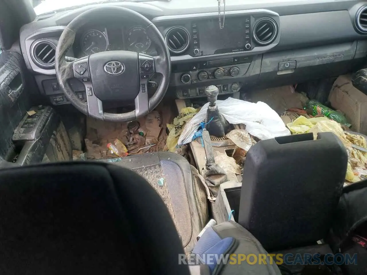 8 Photograph of a damaged car 5TFCZ5AN4LX216164 TOYOTA TACOMA 2020