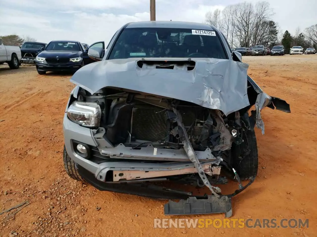 5 Photograph of a damaged car 5TFCZ5AN4LX225401 TOYOTA TACOMA 2020