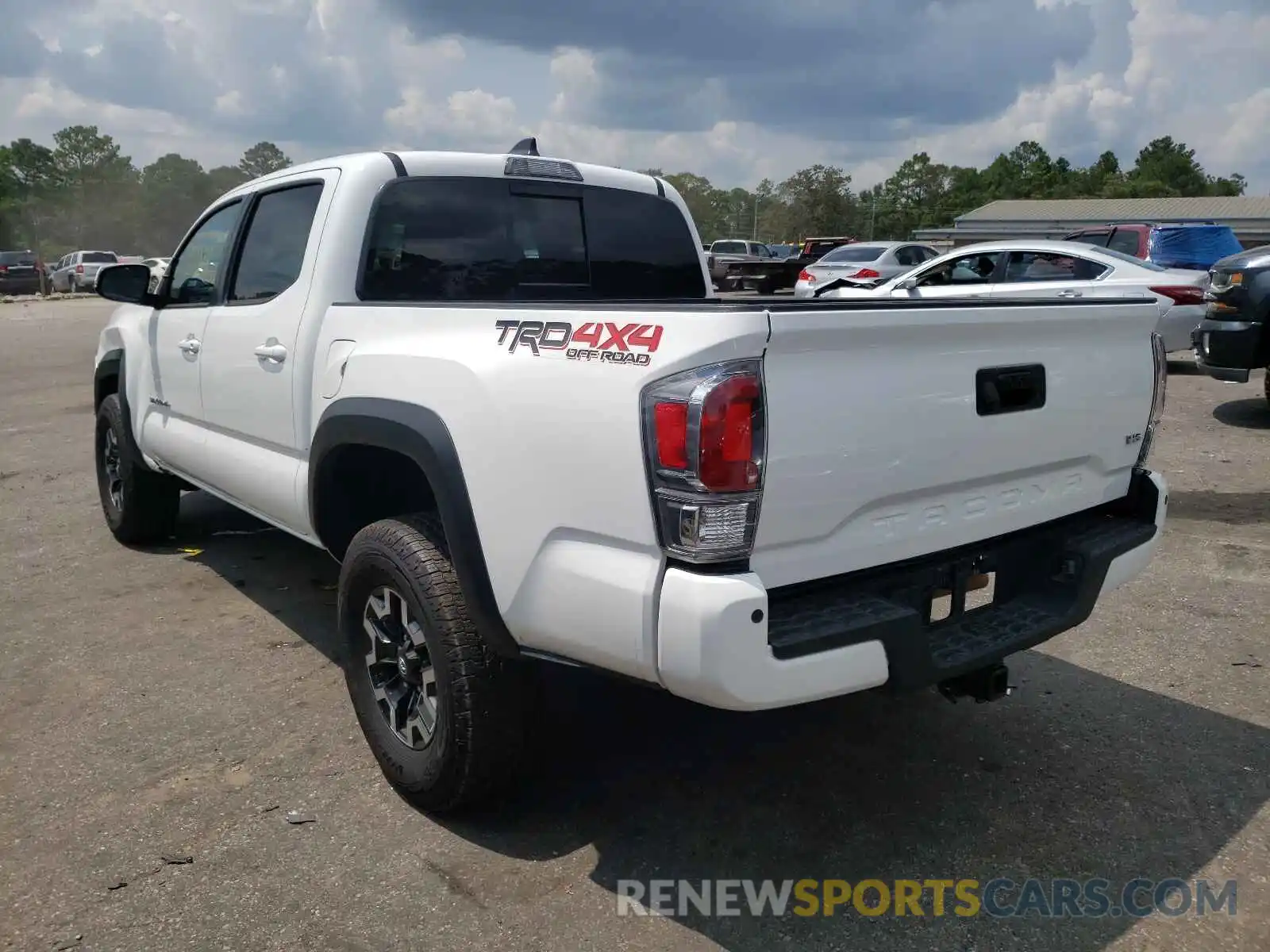 3 Photograph of a damaged car 5TFCZ5AN4LX231117 TOYOTA TACOMA 2020