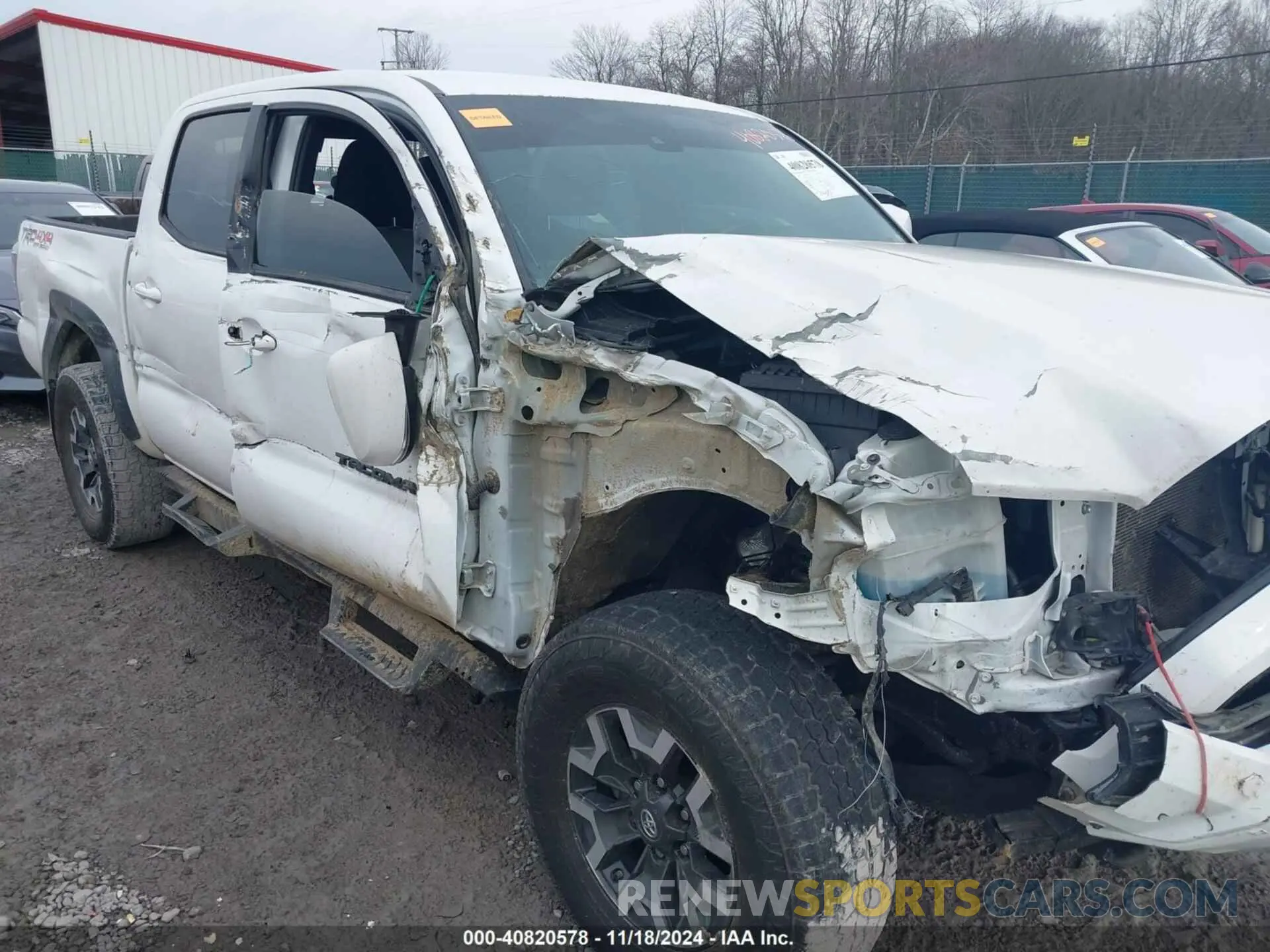 6 Photograph of a damaged car 5TFCZ5AN4LX234812 TOYOTA TACOMA 2020