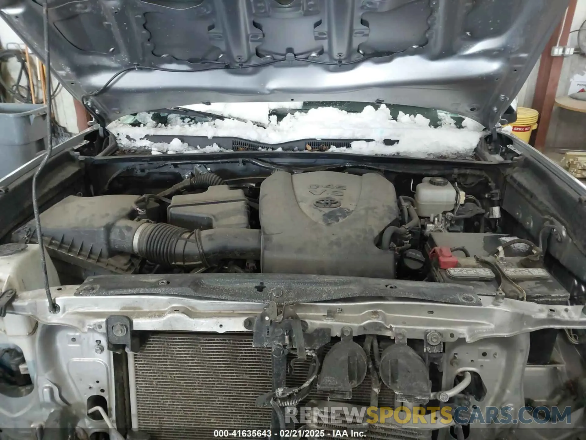 10 Photograph of a damaged car 5TFCZ5AN5LX214827 TOYOTA TACOMA 2020