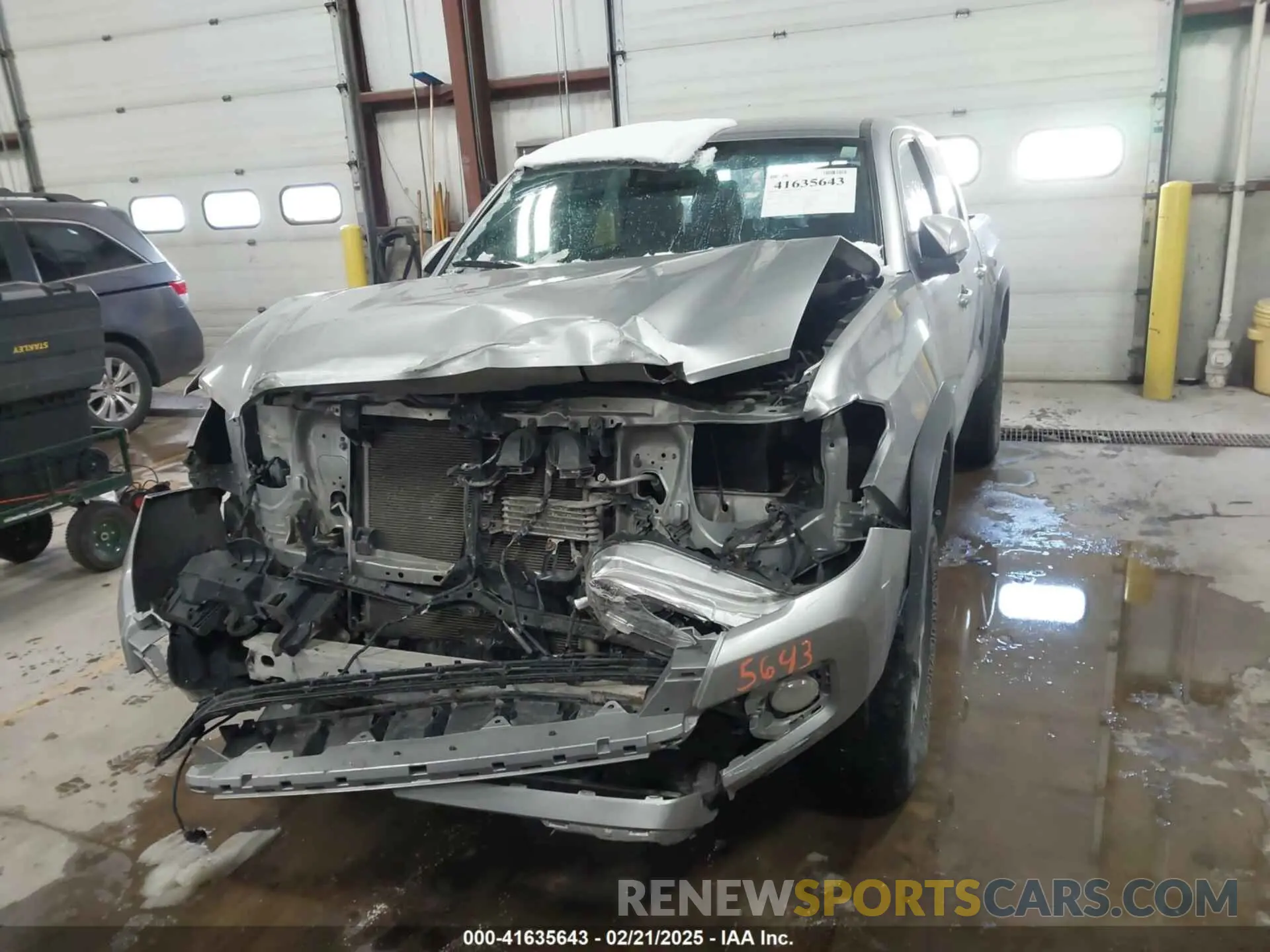 12 Photograph of a damaged car 5TFCZ5AN5LX214827 TOYOTA TACOMA 2020