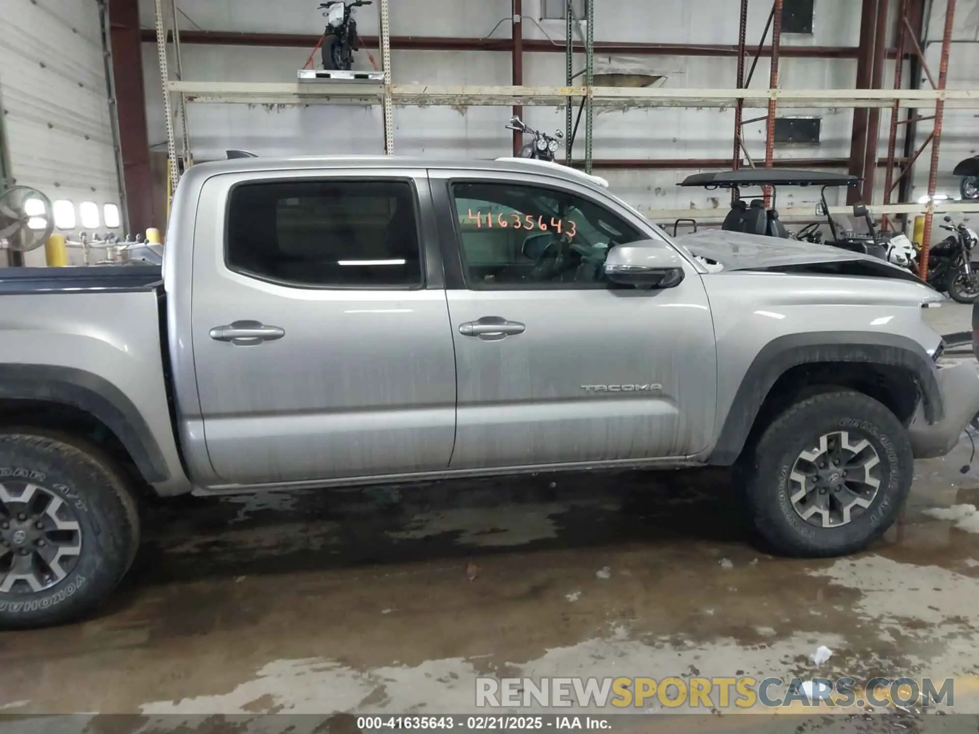 13 Photograph of a damaged car 5TFCZ5AN5LX214827 TOYOTA TACOMA 2020