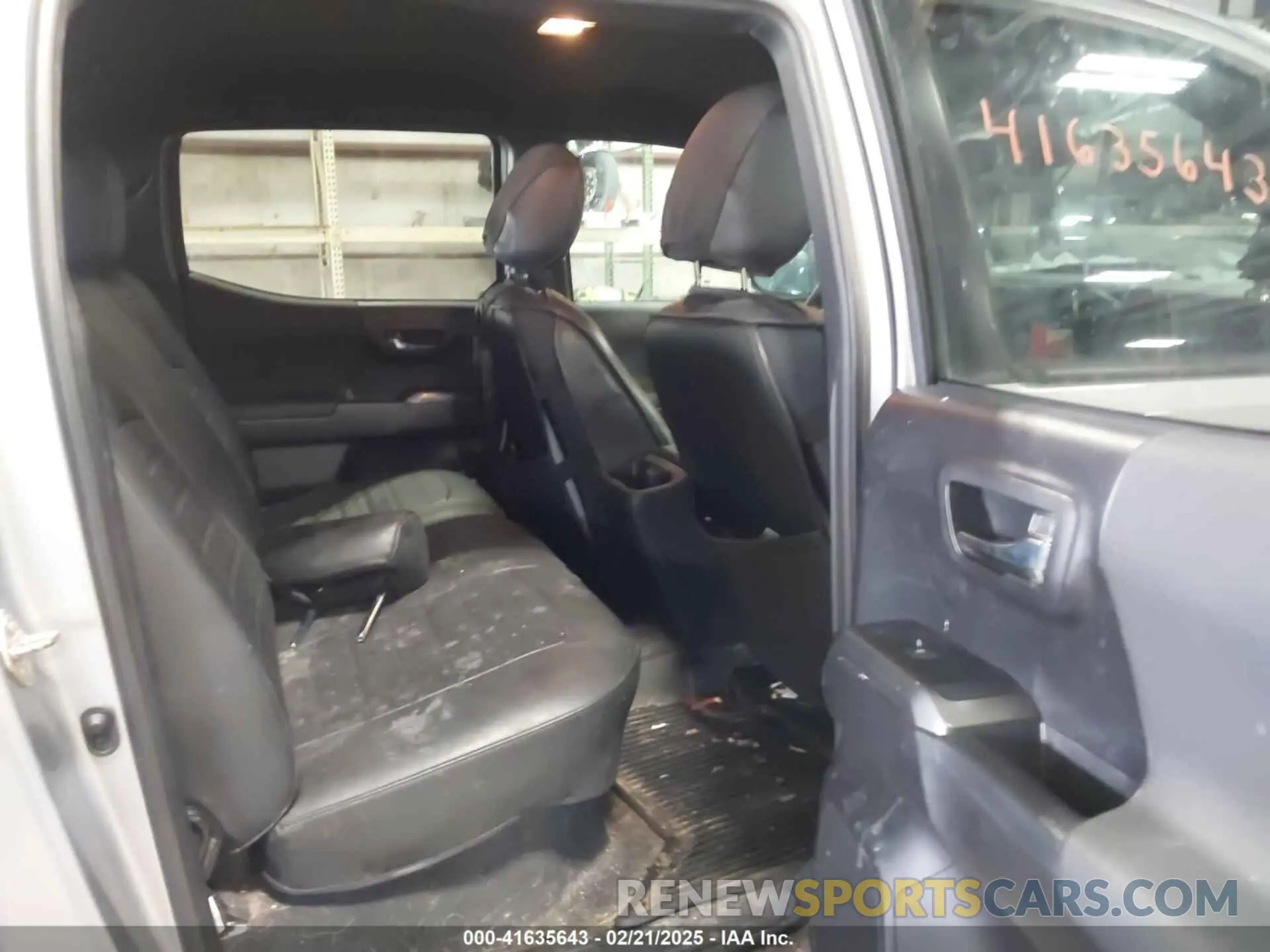 8 Photograph of a damaged car 5TFCZ5AN5LX214827 TOYOTA TACOMA 2020