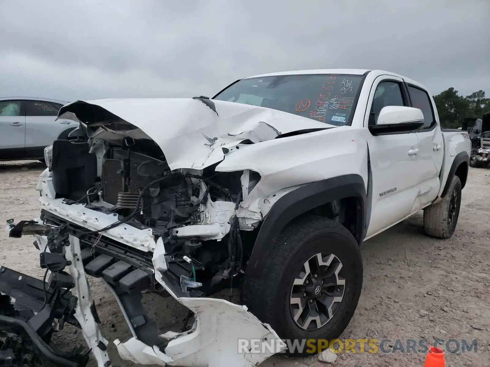 2 Photograph of a damaged car 5TFCZ5AN5LX230509 TOYOTA TACOMA 2020