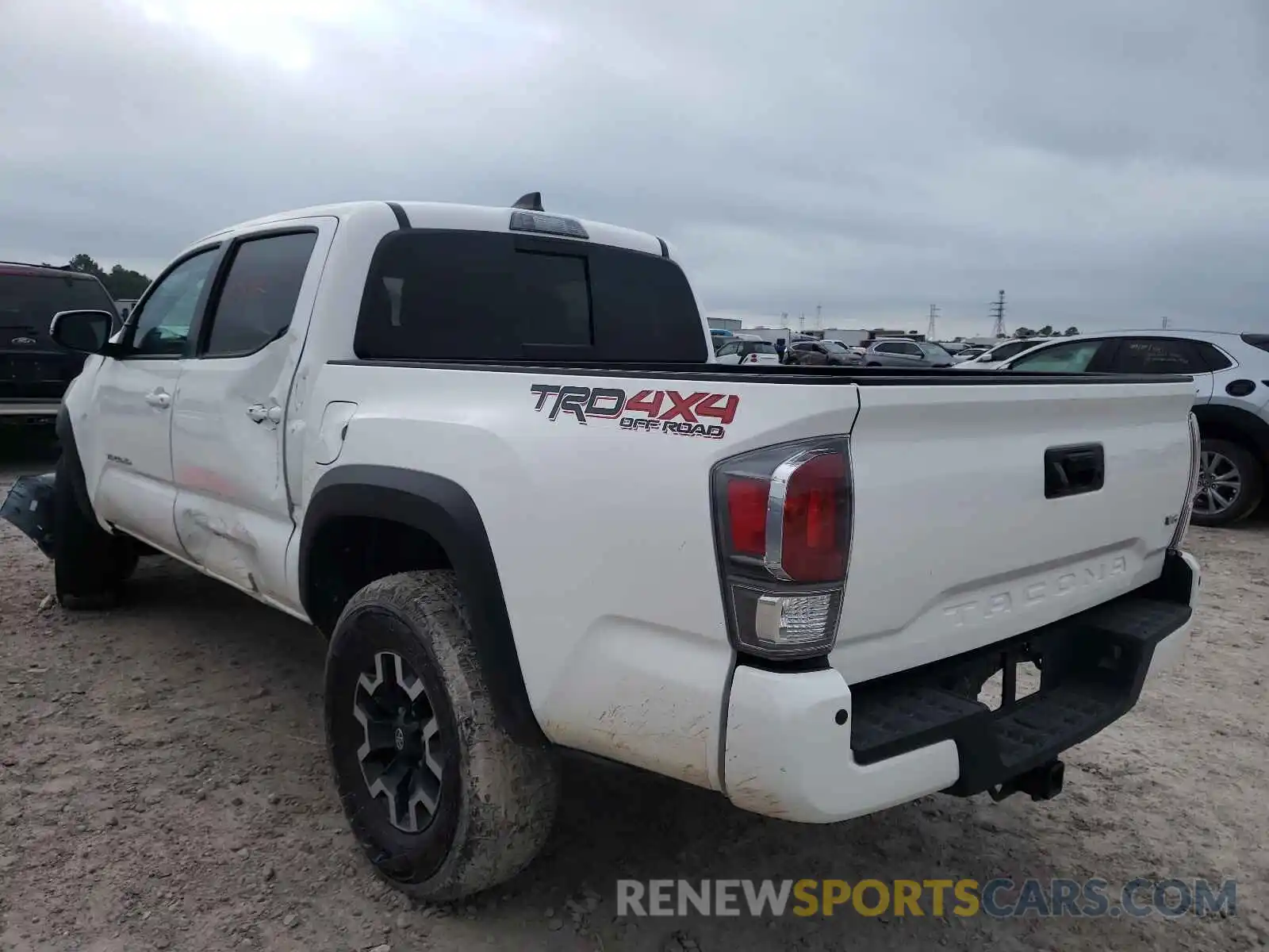 3 Photograph of a damaged car 5TFCZ5AN5LX230509 TOYOTA TACOMA 2020