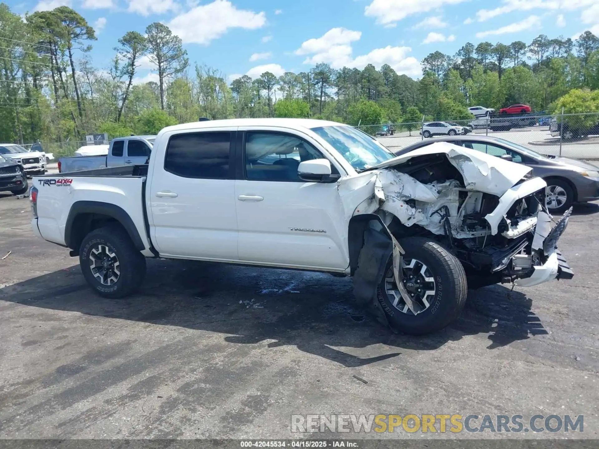 13 Photograph of a damaged car 5TFCZ5AN5LX231157 TOYOTA TACOMA 2020
