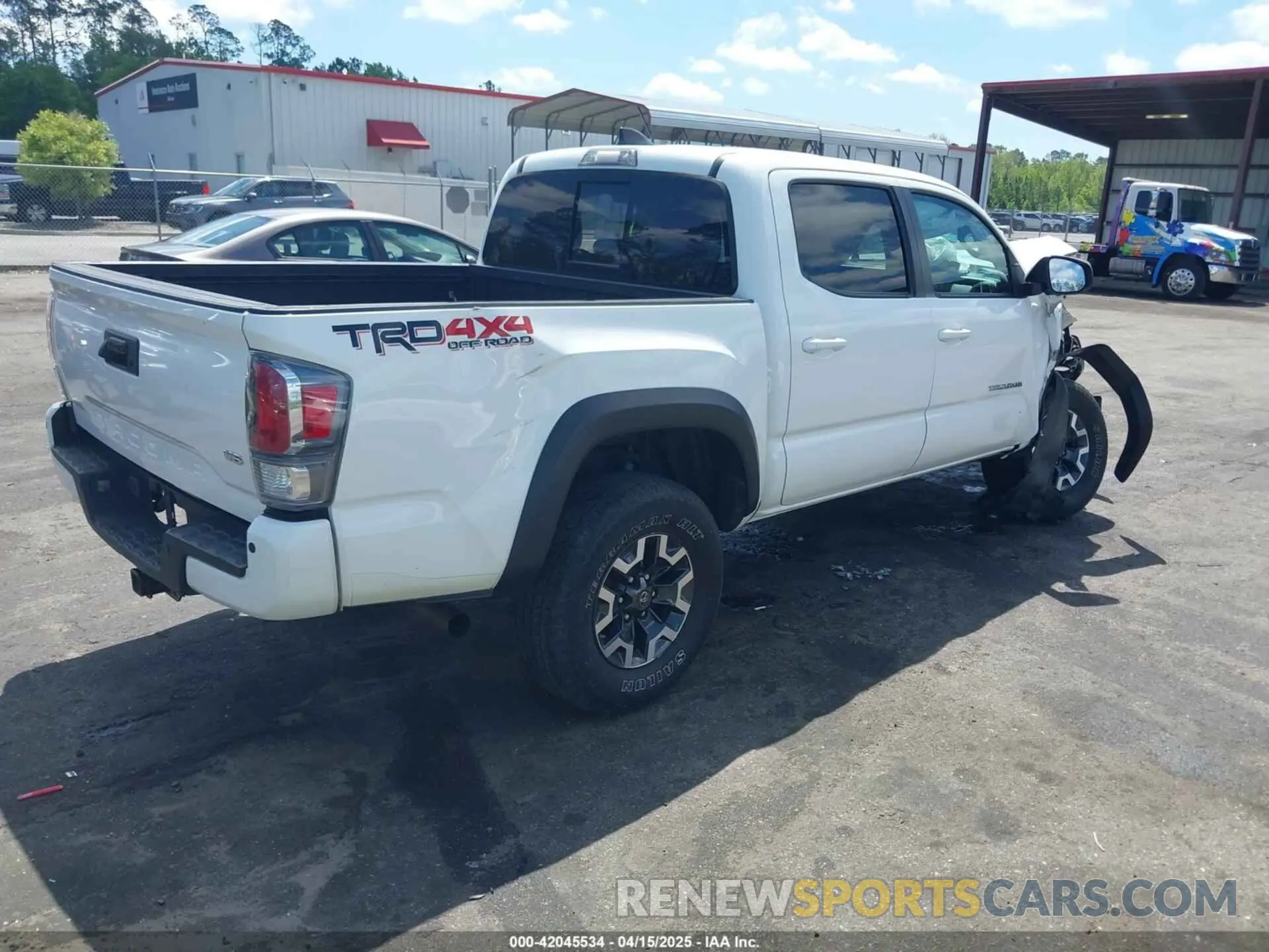 4 Photograph of a damaged car 5TFCZ5AN5LX231157 TOYOTA TACOMA 2020
