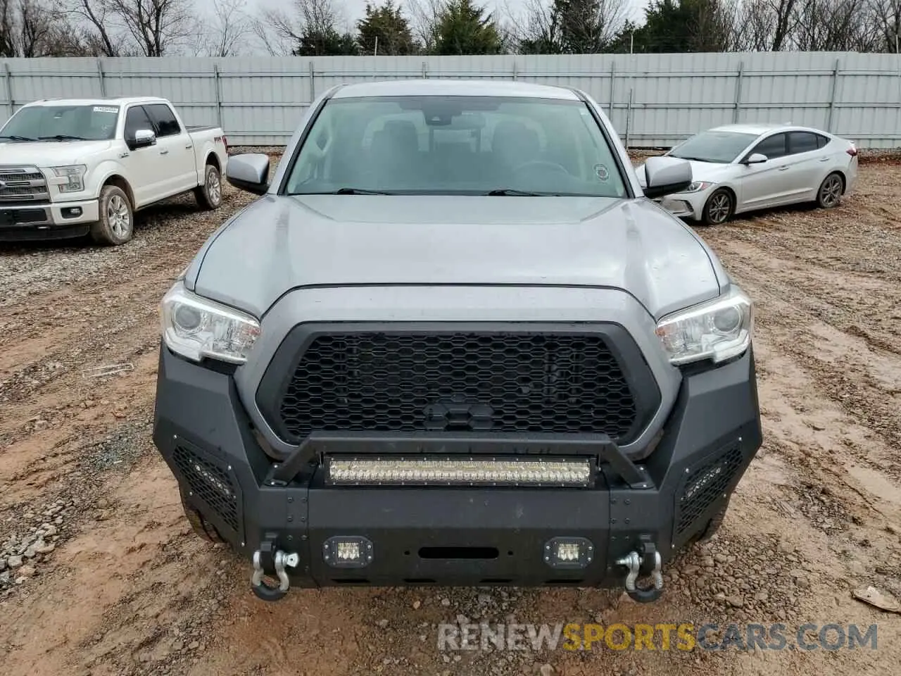 5 Photograph of a damaged car 5TFCZ5AN5LX237766 TOYOTA TACOMA 2020