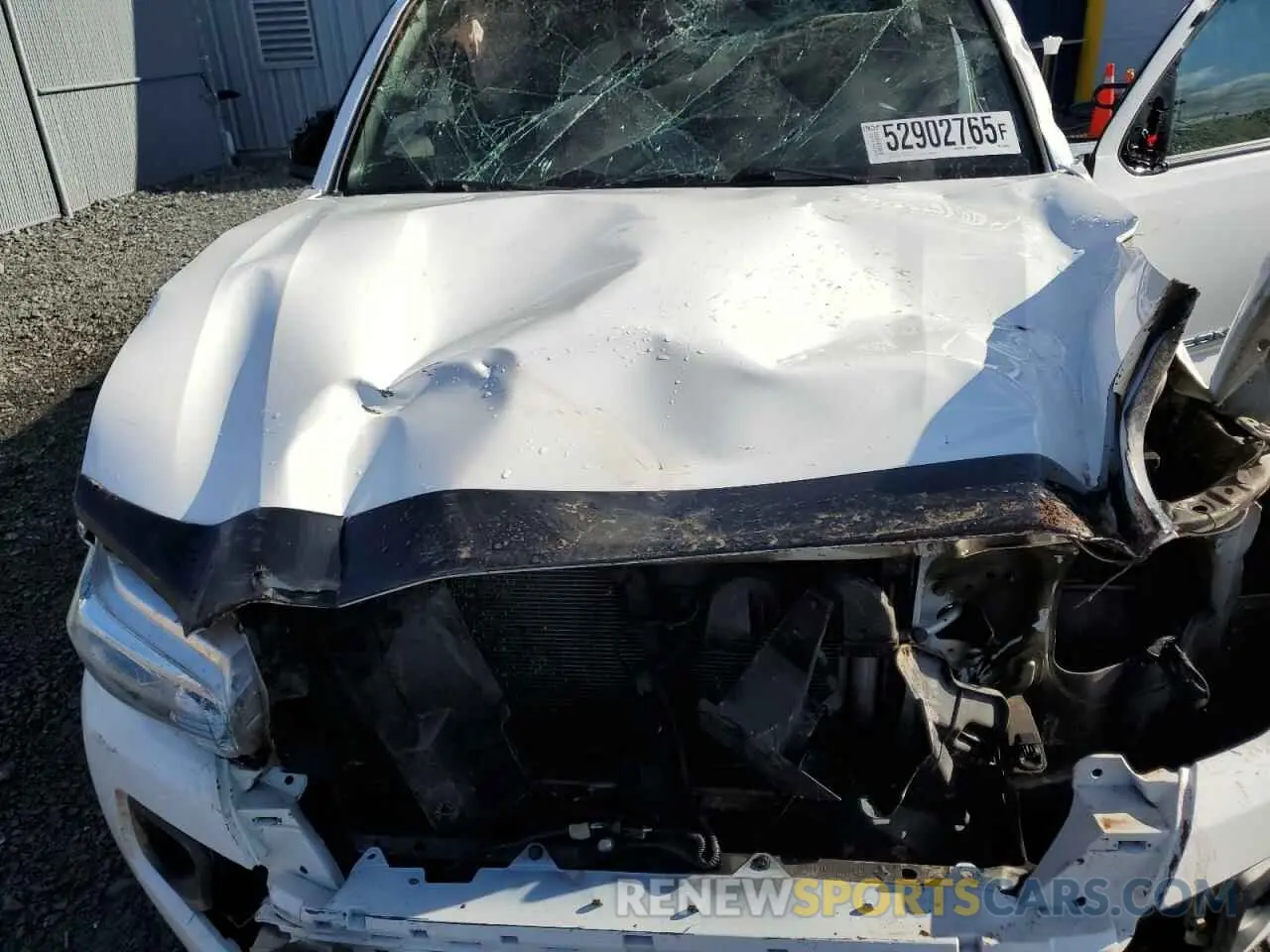11 Photograph of a damaged car 5TFCZ5AN5LX238688 TOYOTA TACOMA 2020