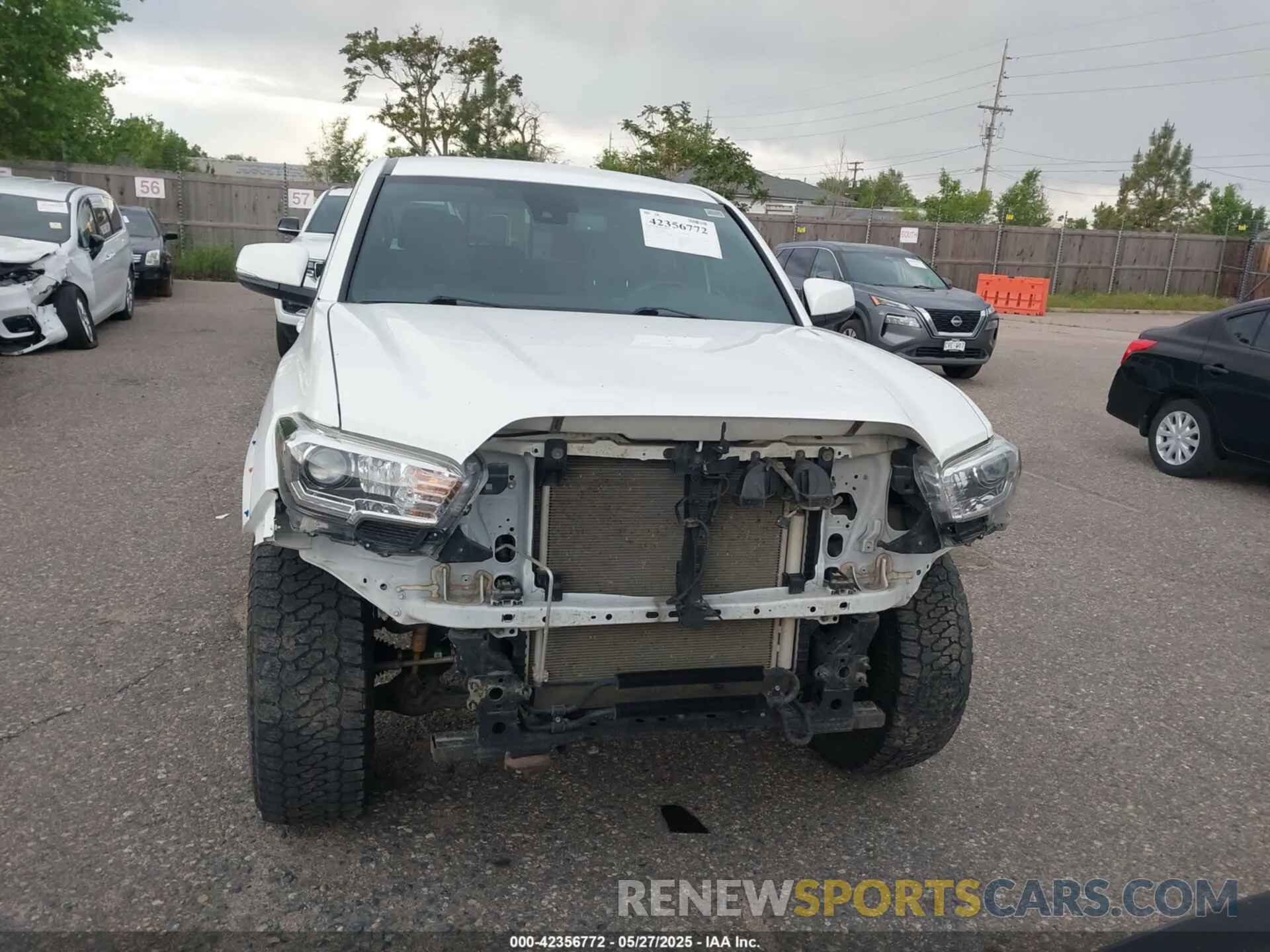12 Photograph of a damaged car 5TFCZ5AN5LX242708 TOYOTA TACOMA 2020