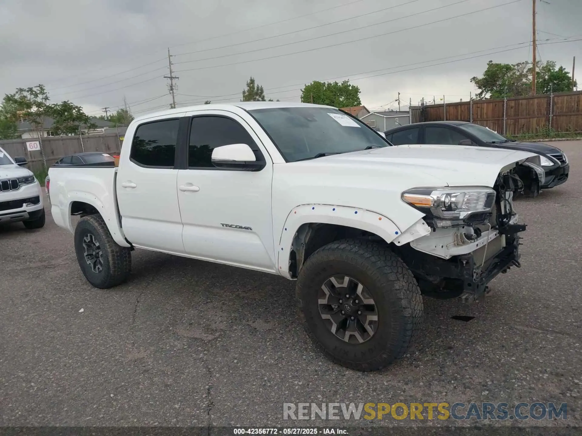 13 Photograph of a damaged car 5TFCZ5AN5LX242708 TOYOTA TACOMA 2020