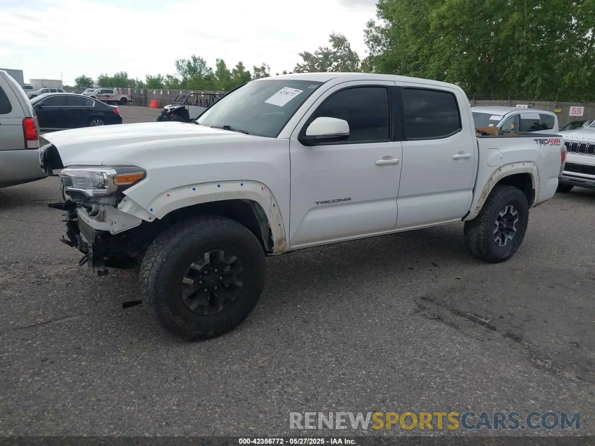 14 Photograph of a damaged car 5TFCZ5AN5LX242708 TOYOTA TACOMA 2020