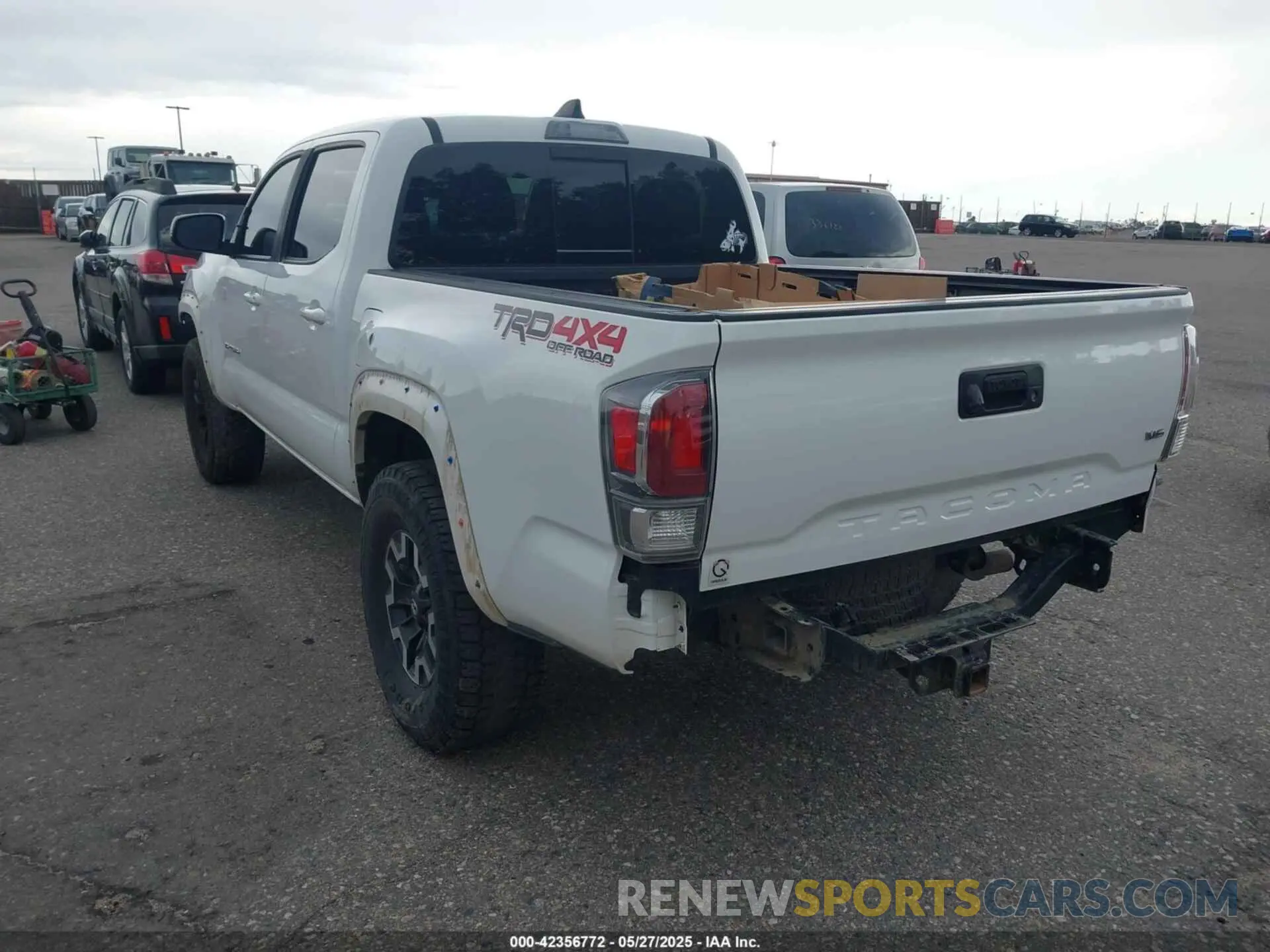 3 Photograph of a damaged car 5TFCZ5AN5LX242708 TOYOTA TACOMA 2020