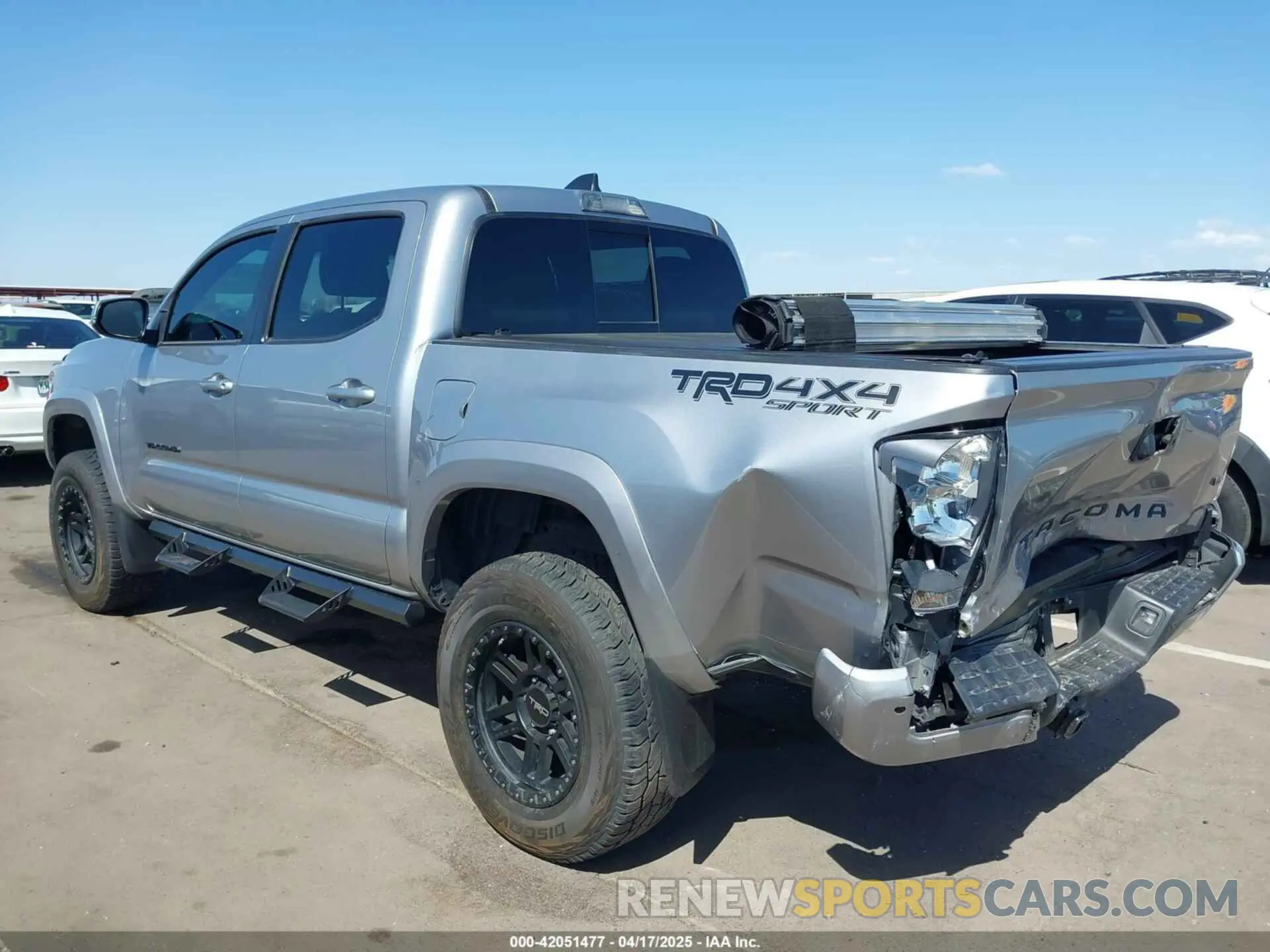 3 Photograph of a damaged car 5TFCZ5AN6LX214206 TOYOTA TACOMA 2020