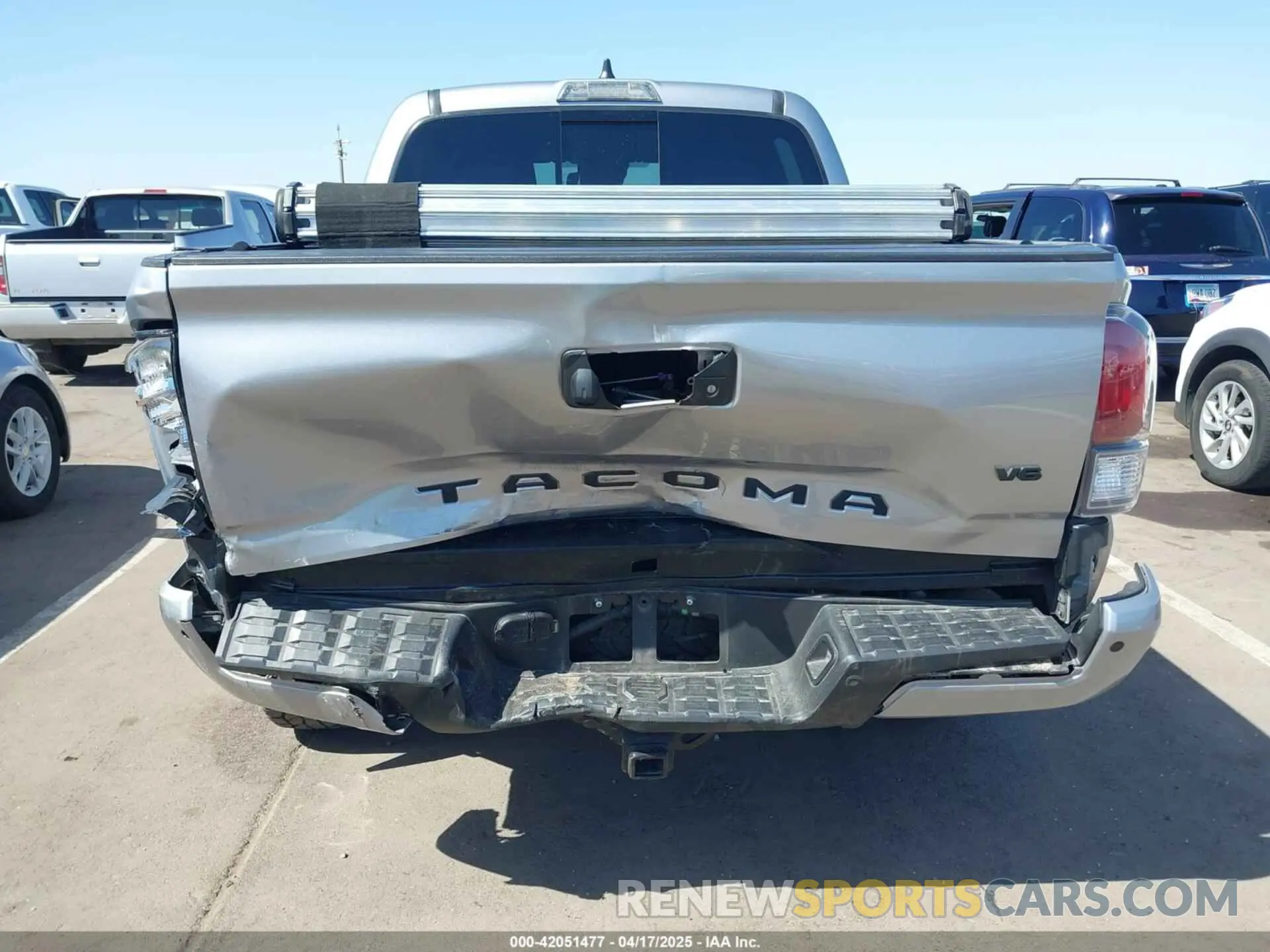 6 Photograph of a damaged car 5TFCZ5AN6LX214206 TOYOTA TACOMA 2020