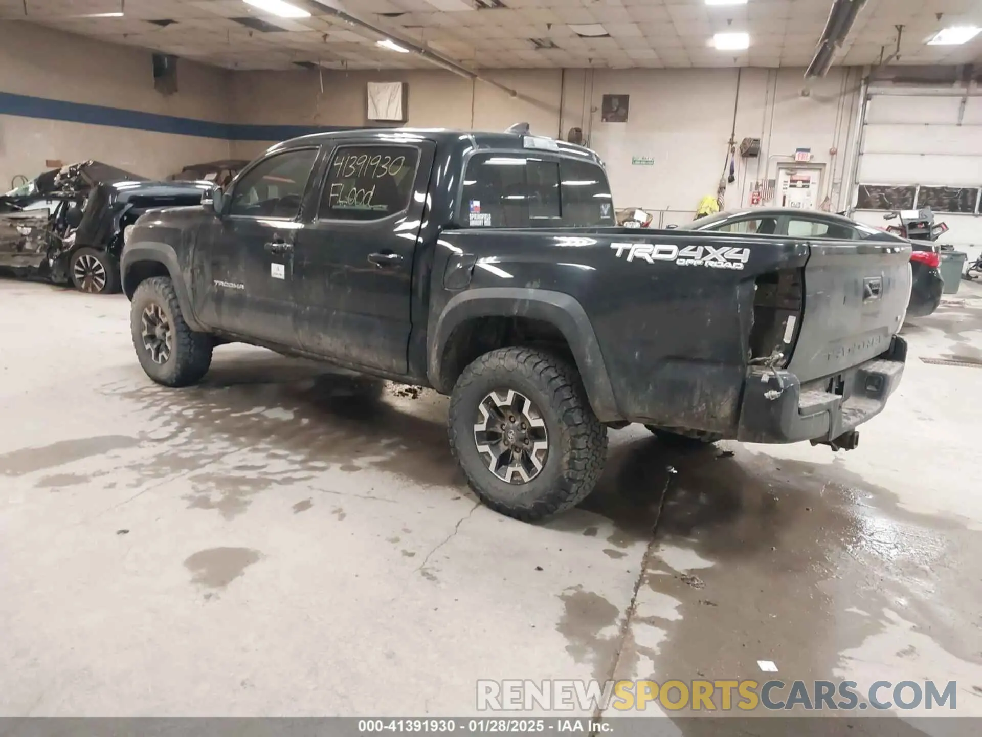 3 Photograph of a damaged car 5TFCZ5AN6LX226243 TOYOTA TACOMA 2020