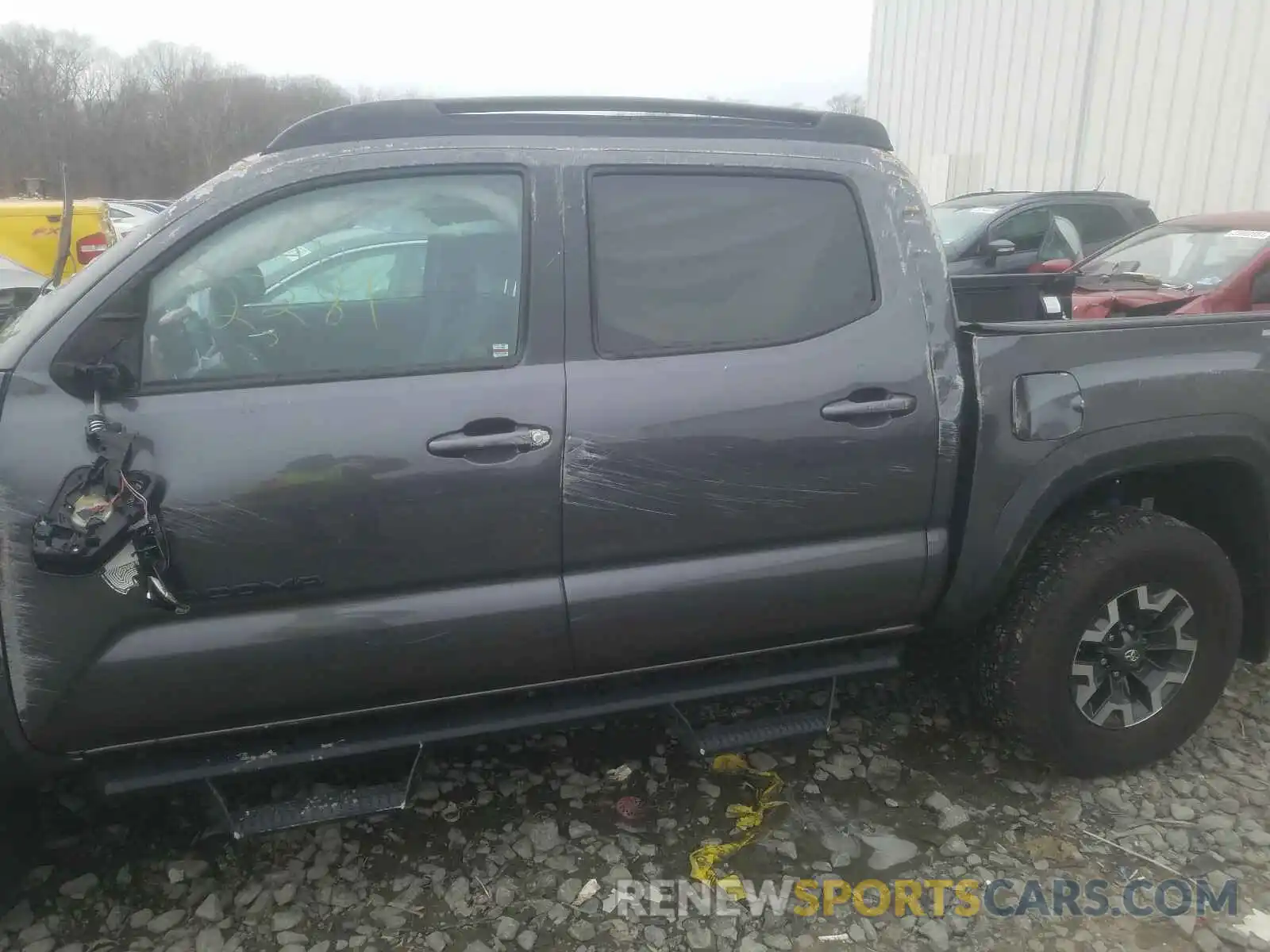 10 Photograph of a damaged car 5TFCZ5AN6LX234147 TOYOTA TACOMA 2020