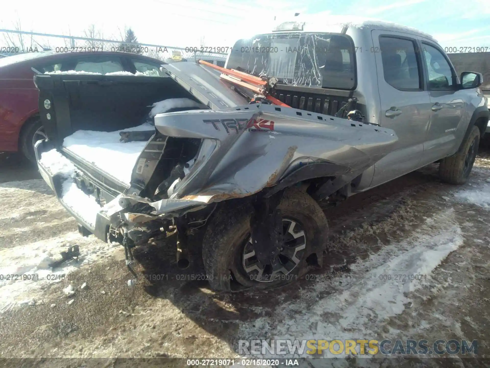 6 Photograph of a damaged car 5TFCZ5AN7LX214246 TOYOTA TACOMA 2020