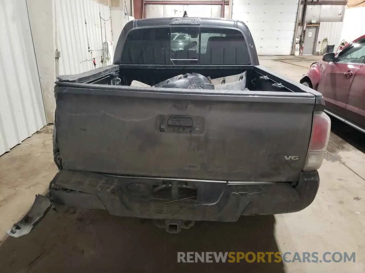 6 Photograph of a damaged car 5TFCZ5AN7LX231807 TOYOTA TACOMA 2020
