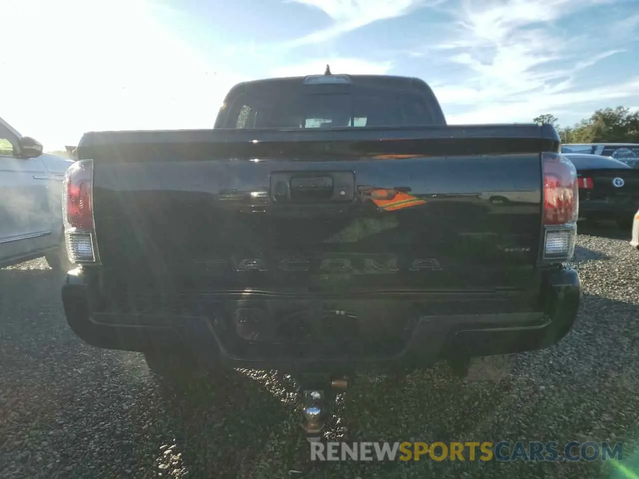 6 Photograph of a damaged car 5TFCZ5AN8LX236532 TOYOTA TACOMA 2020