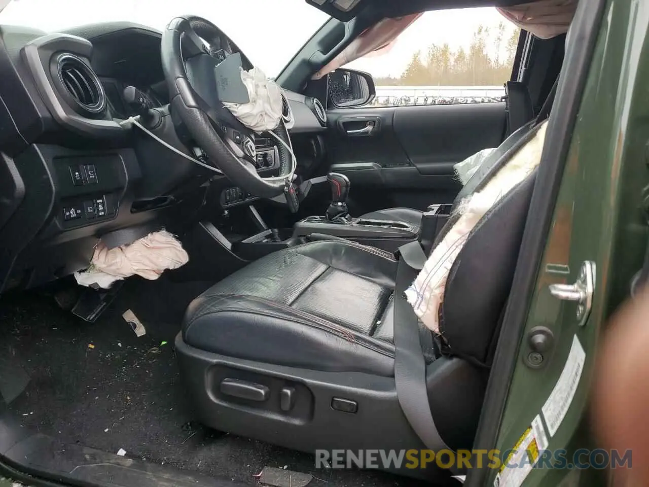 7 Photograph of a damaged car 5TFCZ5AN8LX241438 TOYOTA TACOMA 2020