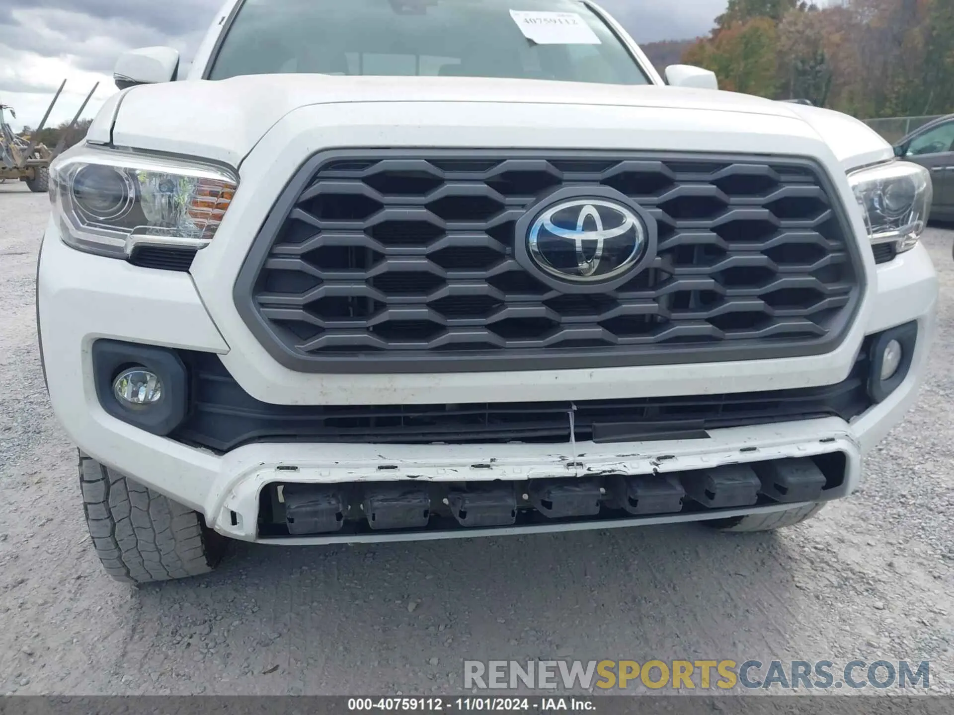 17 Photograph of a damaged car 5TFCZ5AN8LX243416 TOYOTA TACOMA 2020