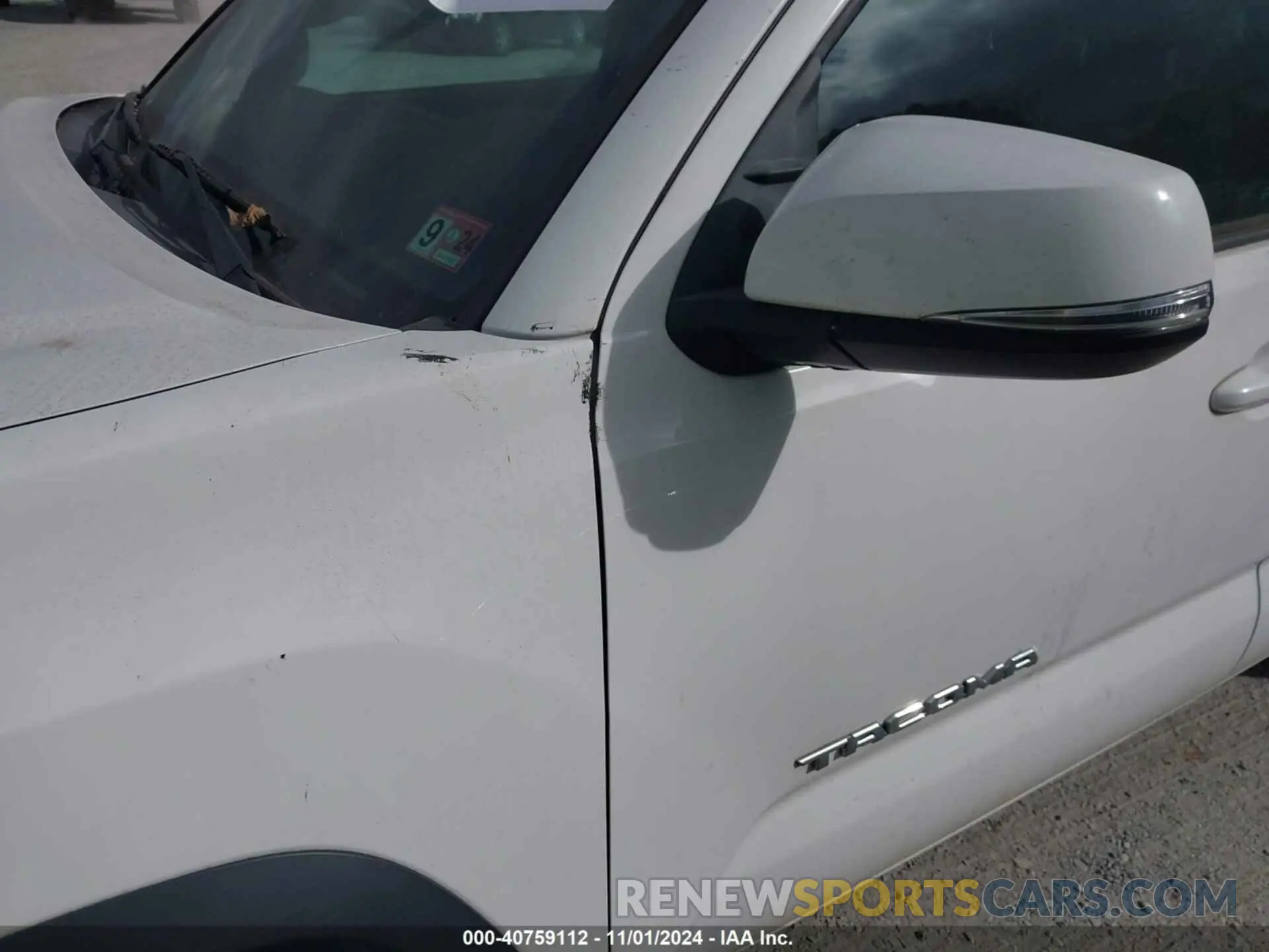 18 Photograph of a damaged car 5TFCZ5AN8LX243416 TOYOTA TACOMA 2020