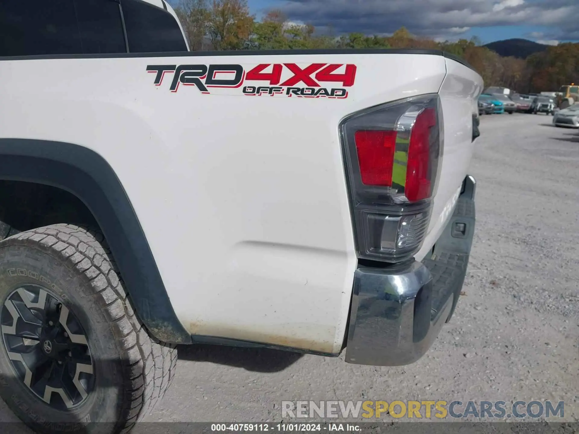 19 Photograph of a damaged car 5TFCZ5AN8LX243416 TOYOTA TACOMA 2020