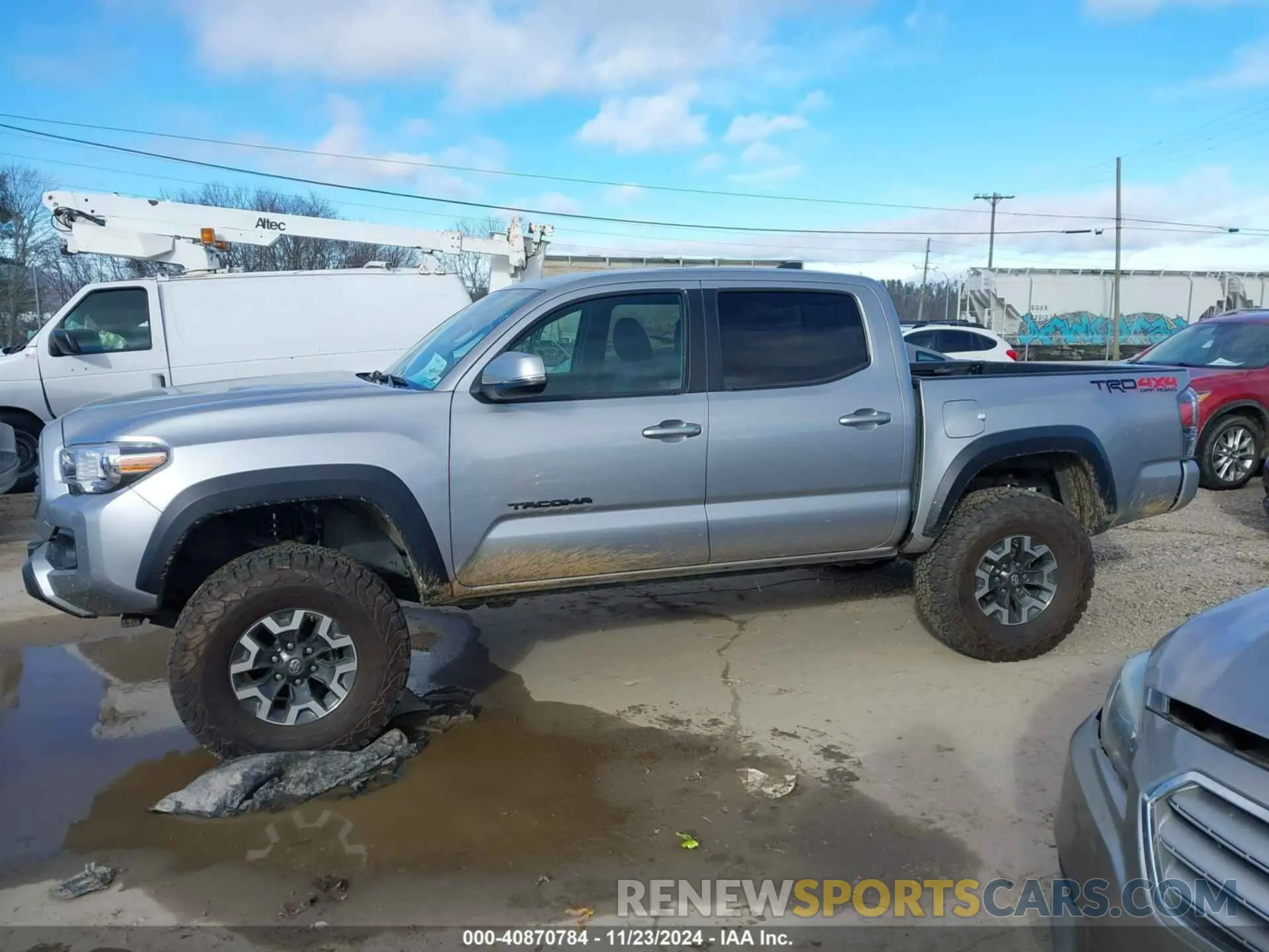 14 Photograph of a damaged car 5TFCZ5AN9LX212885 TOYOTA TACOMA 2020