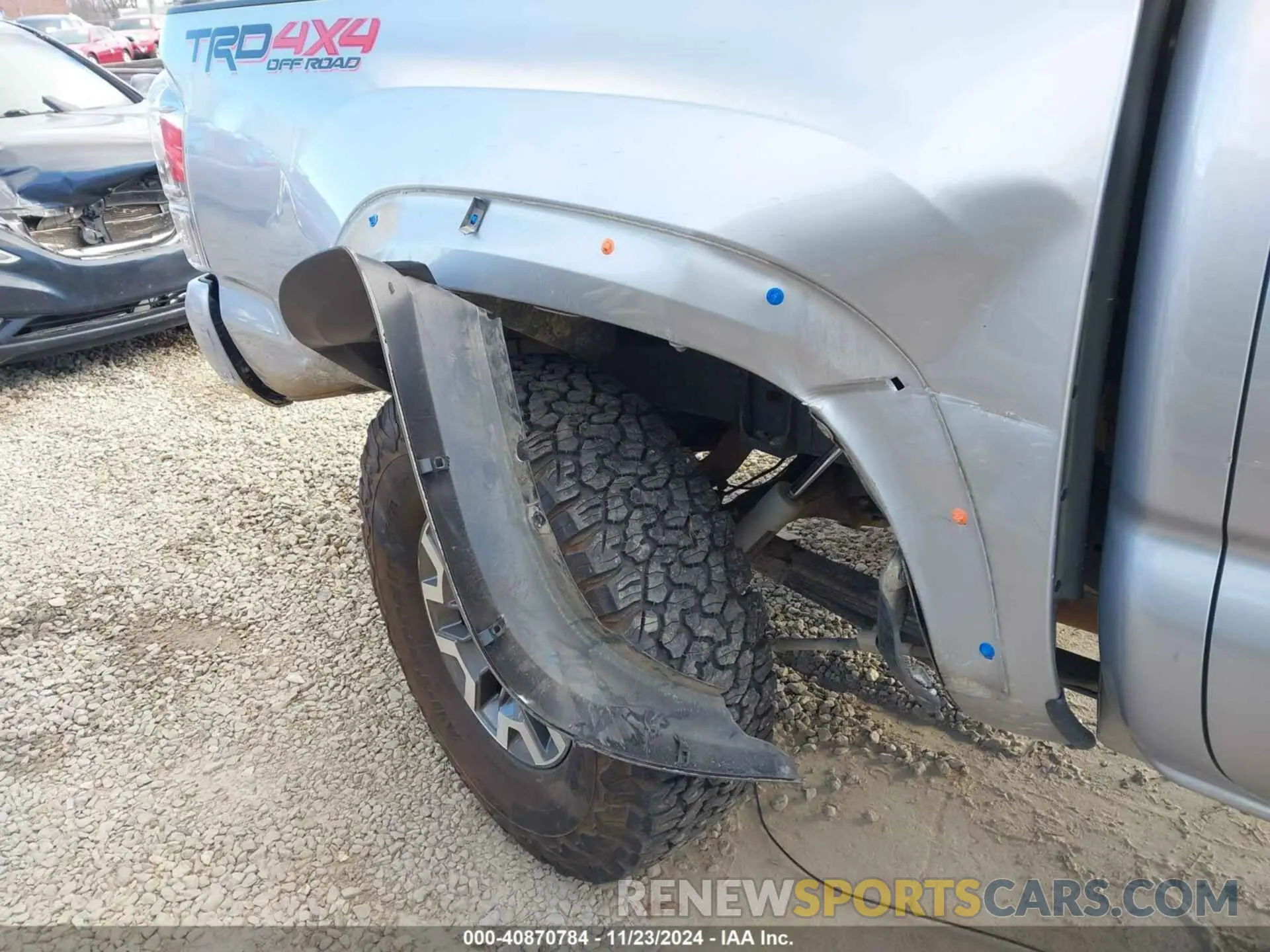 6 Photograph of a damaged car 5TFCZ5AN9LX212885 TOYOTA TACOMA 2020