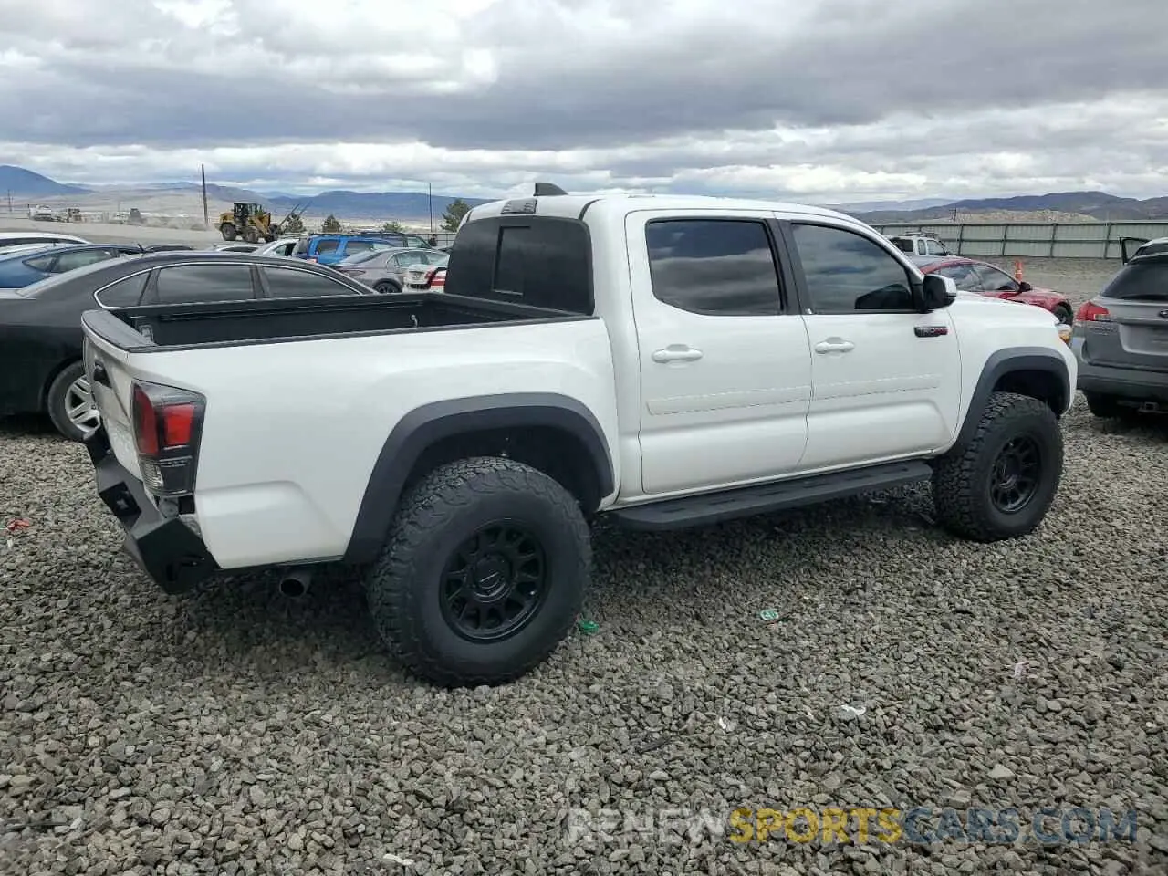 3 Photograph of a damaged car 5TFCZ5AN9LX219819 TOYOTA TACOMA 2020