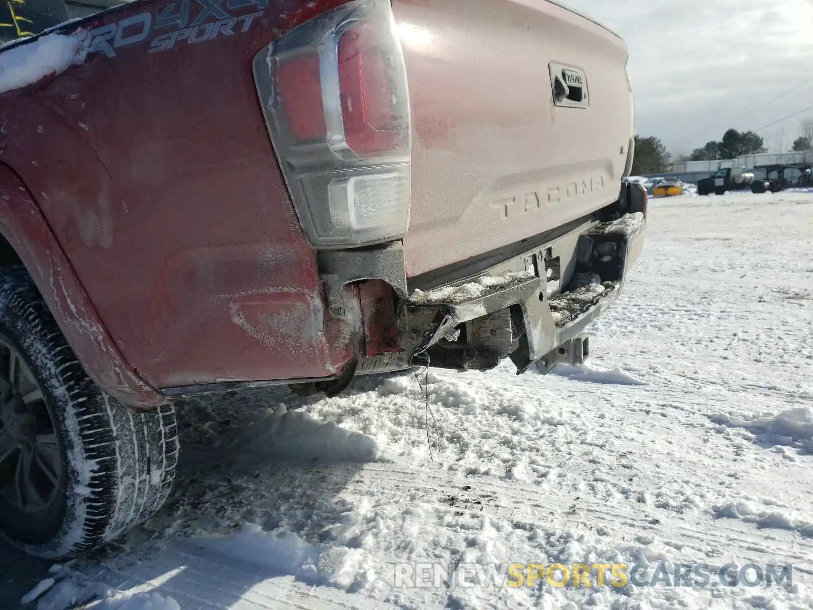 9 Photograph of a damaged car 5TFCZ5AN9LX223238 TOYOTA TACOMA 2020