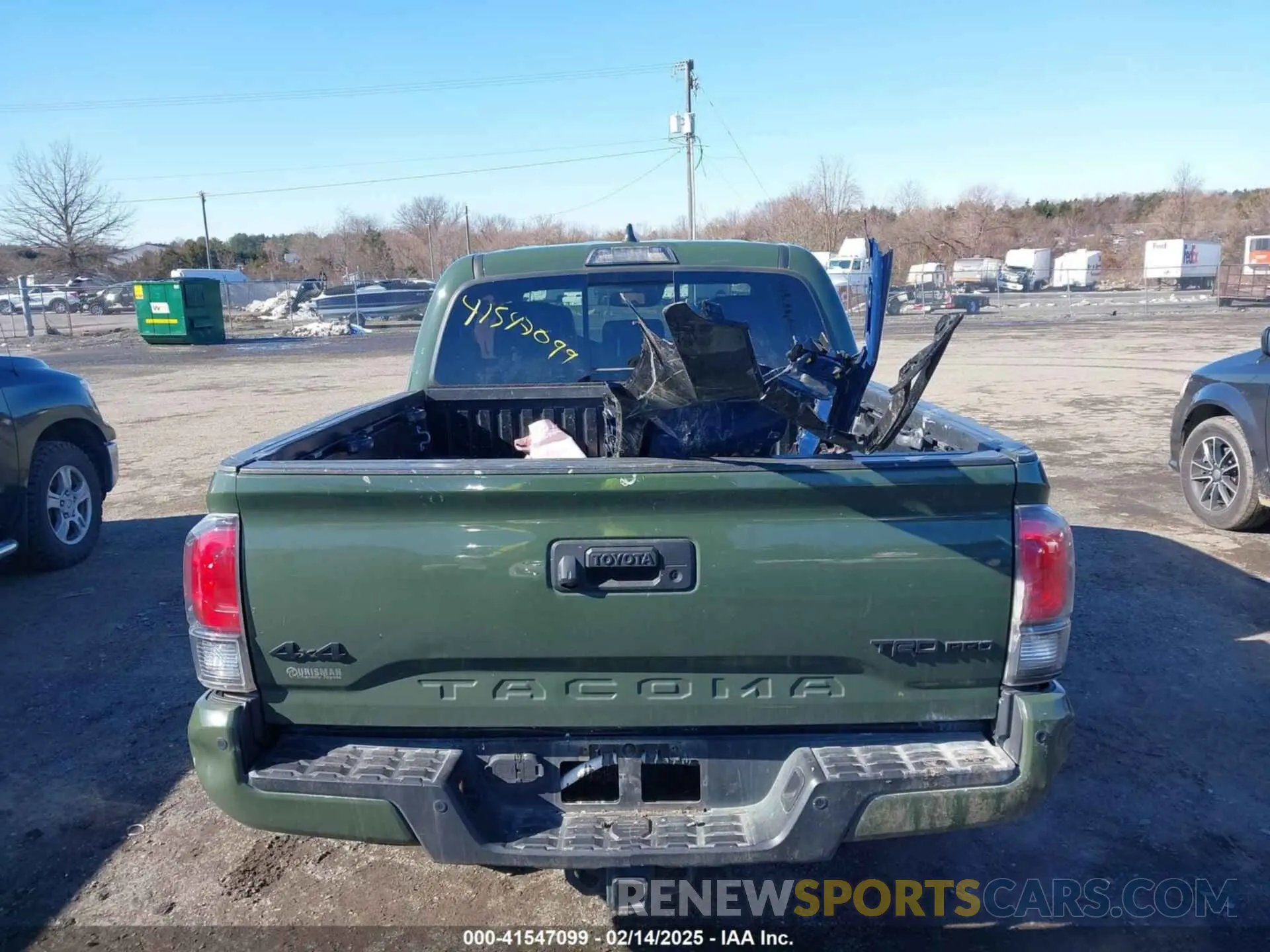 17 Photograph of a damaged car 5TFCZ5AN9LX229900 TOYOTA TACOMA 2020