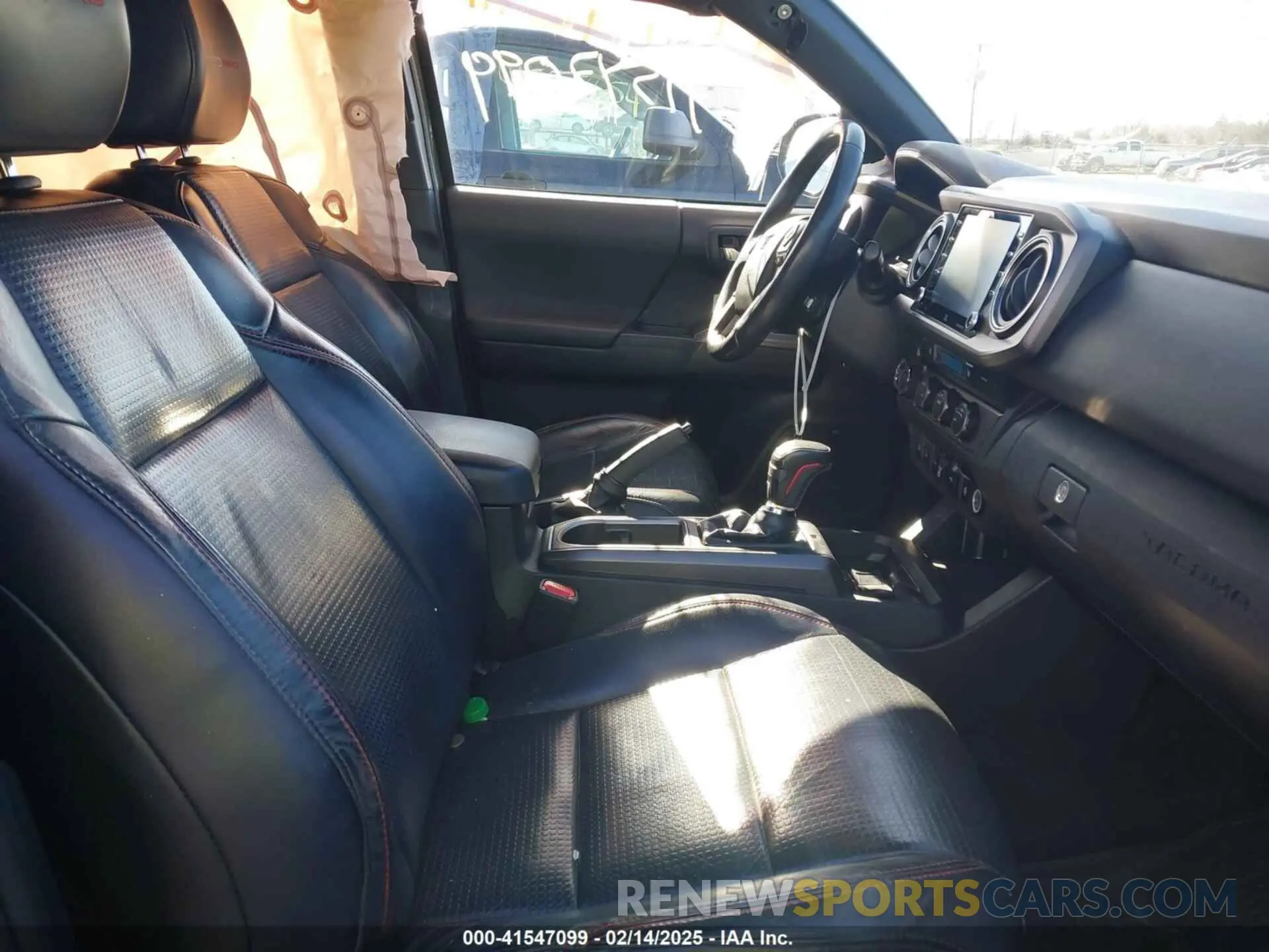 5 Photograph of a damaged car 5TFCZ5AN9LX229900 TOYOTA TACOMA 2020