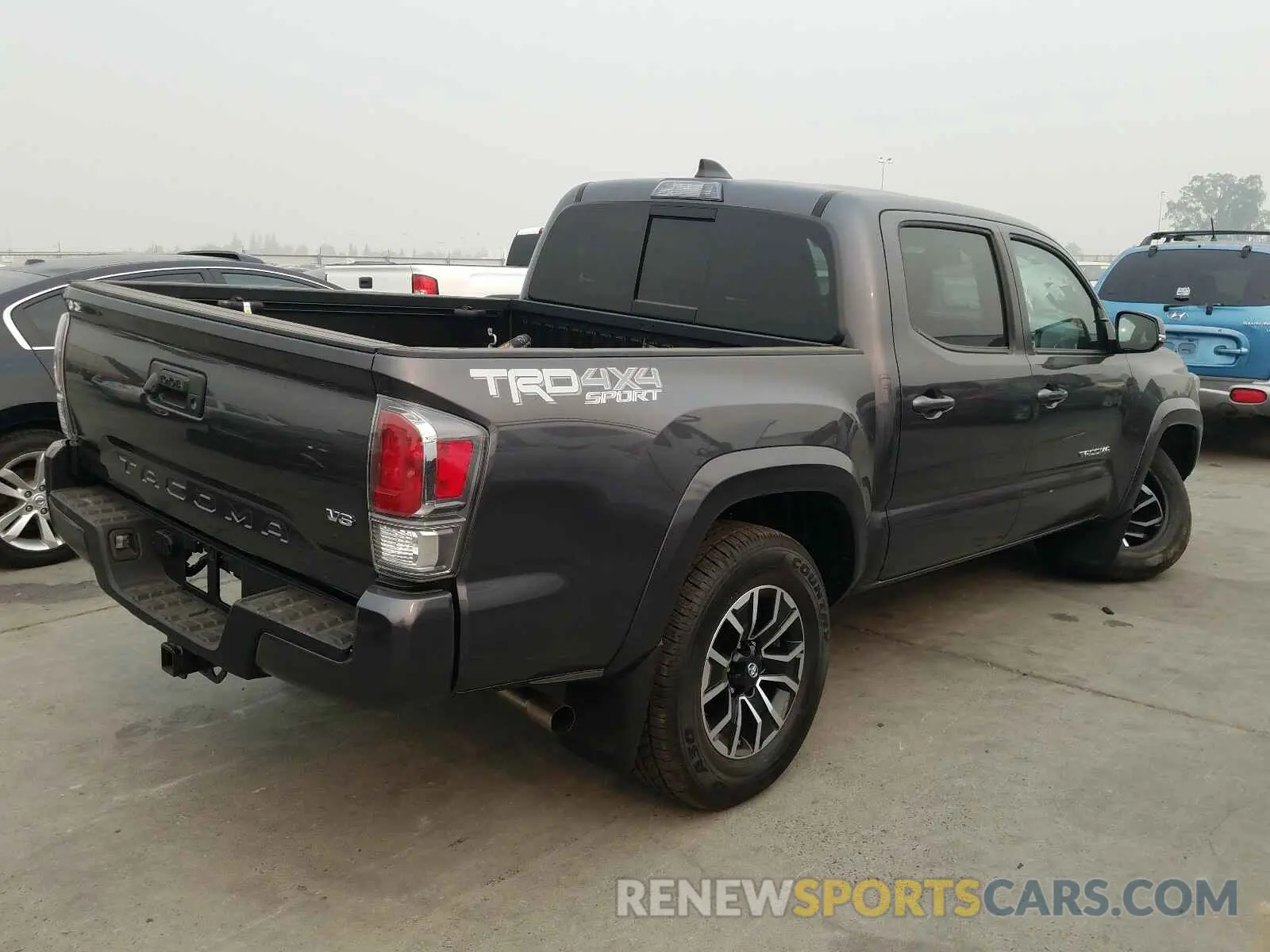 4 Photograph of a damaged car 5TFCZ5AN9LX239780 TOYOTA TACOMA 2020