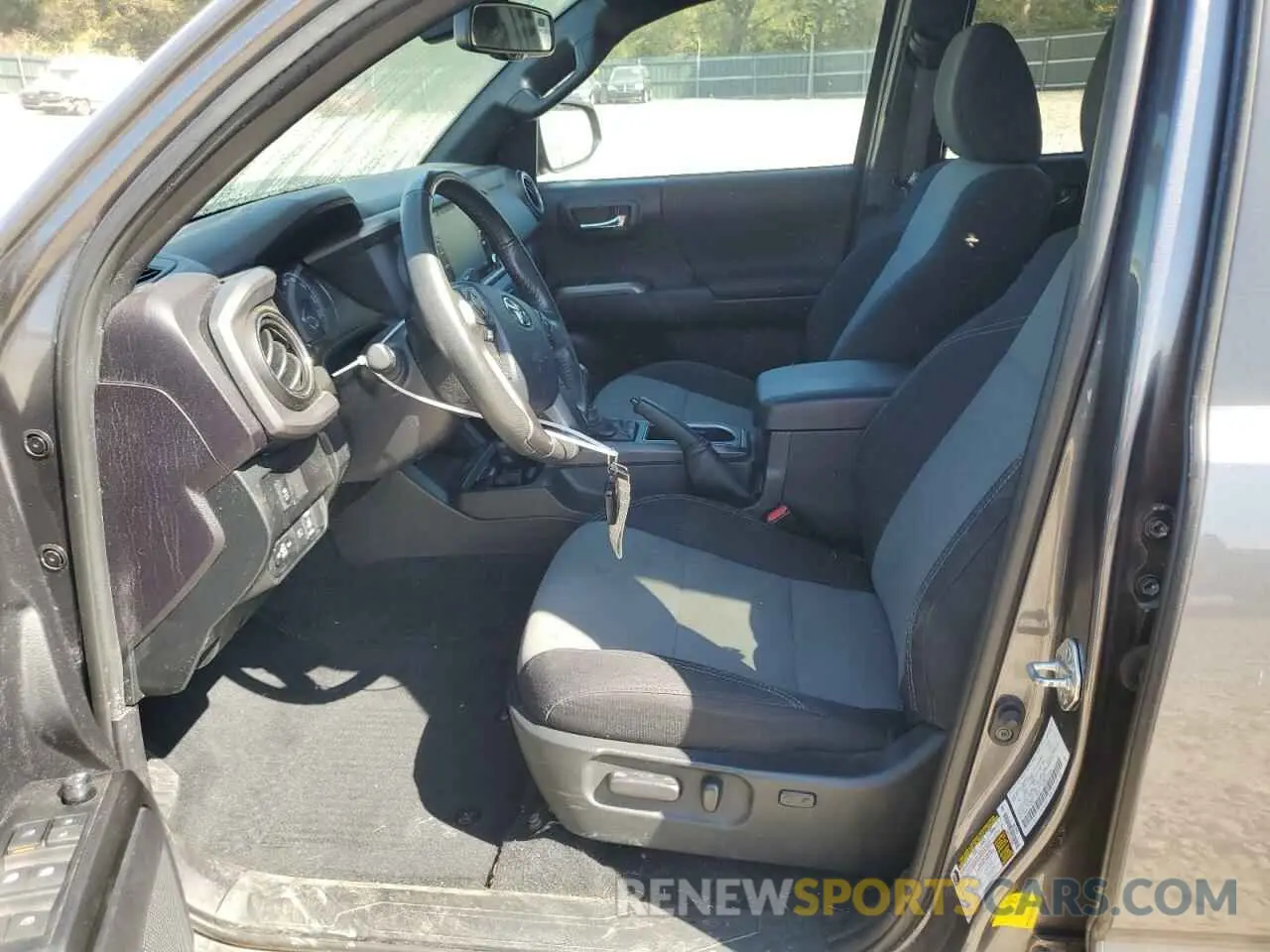 7 Photograph of a damaged car 5TFCZ5ANXLX228397 TOYOTA TACOMA 2020