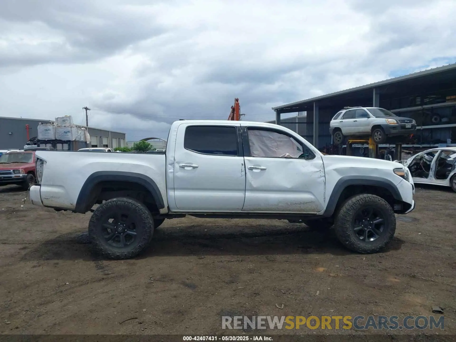 13 Photograph of a damaged car 5TFCZ5ANXLX236855 TOYOTA TACOMA 2020