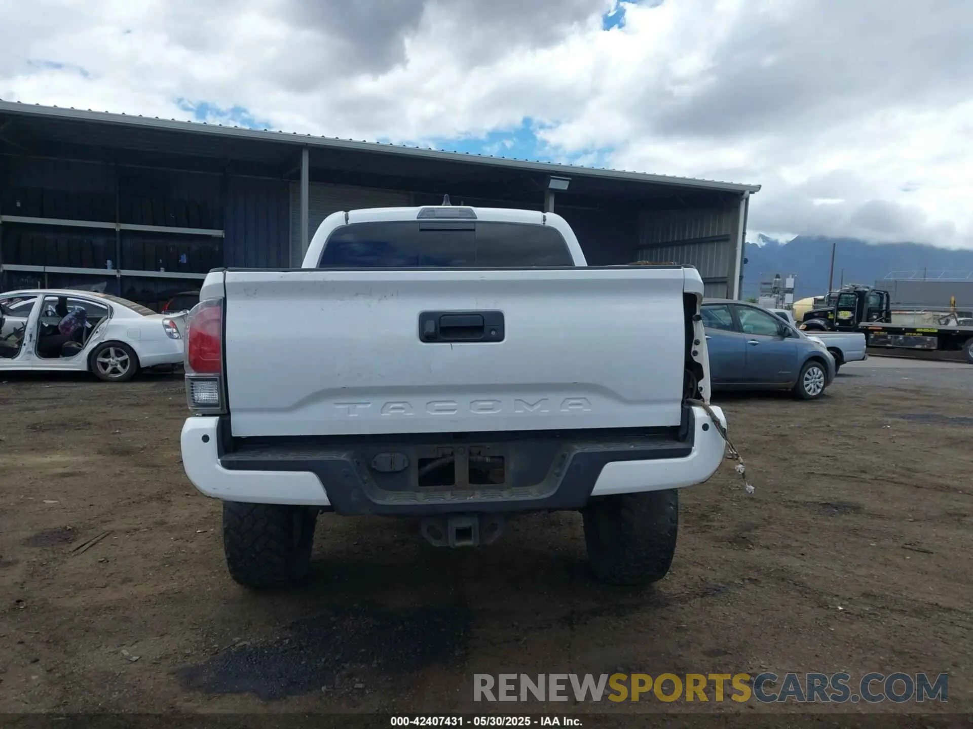 16 Photograph of a damaged car 5TFCZ5ANXLX236855 TOYOTA TACOMA 2020