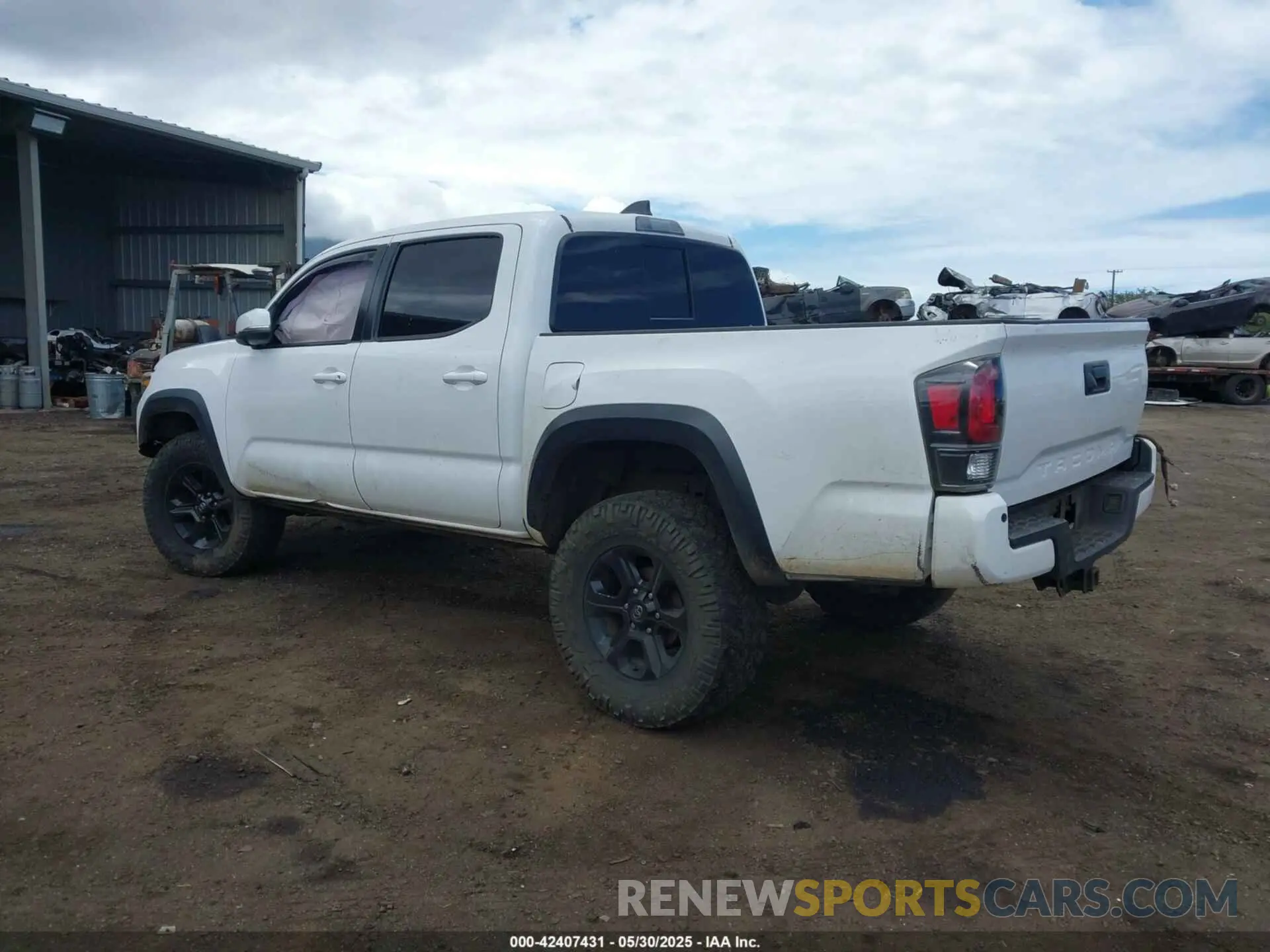 3 Photograph of a damaged car 5TFCZ5ANXLX236855 TOYOTA TACOMA 2020