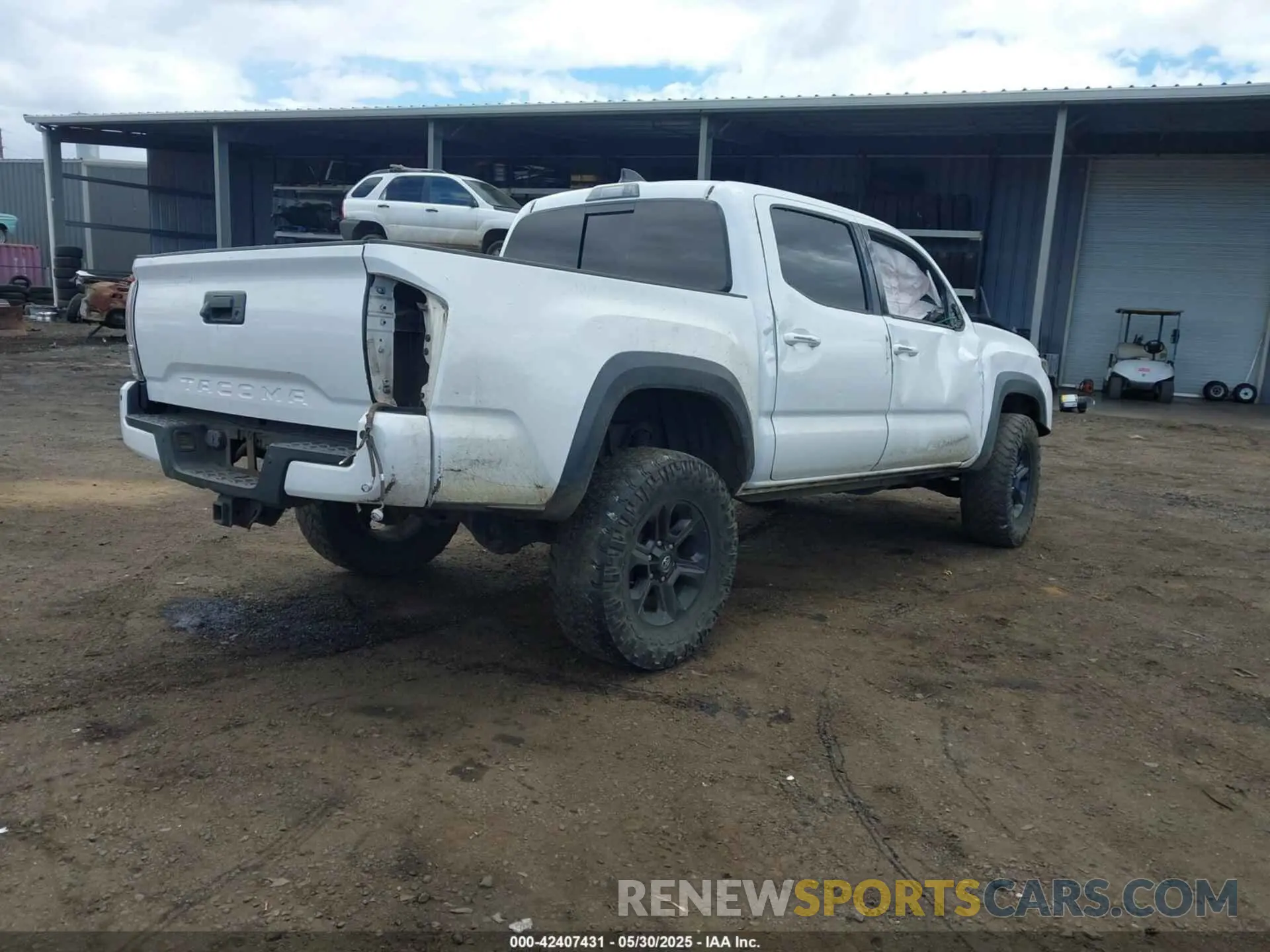 4 Photograph of a damaged car 5TFCZ5ANXLX236855 TOYOTA TACOMA 2020