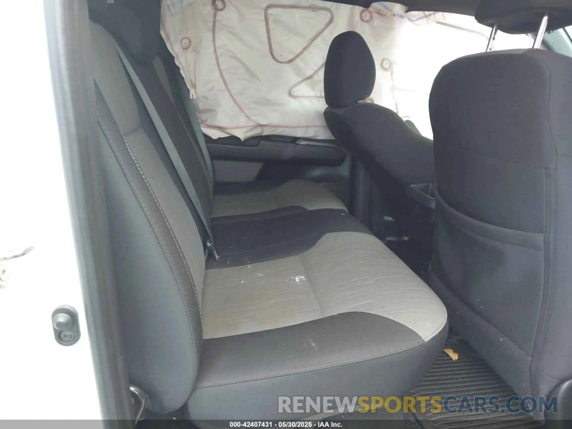 8 Photograph of a damaged car 5TFCZ5ANXLX236855 TOYOTA TACOMA 2020